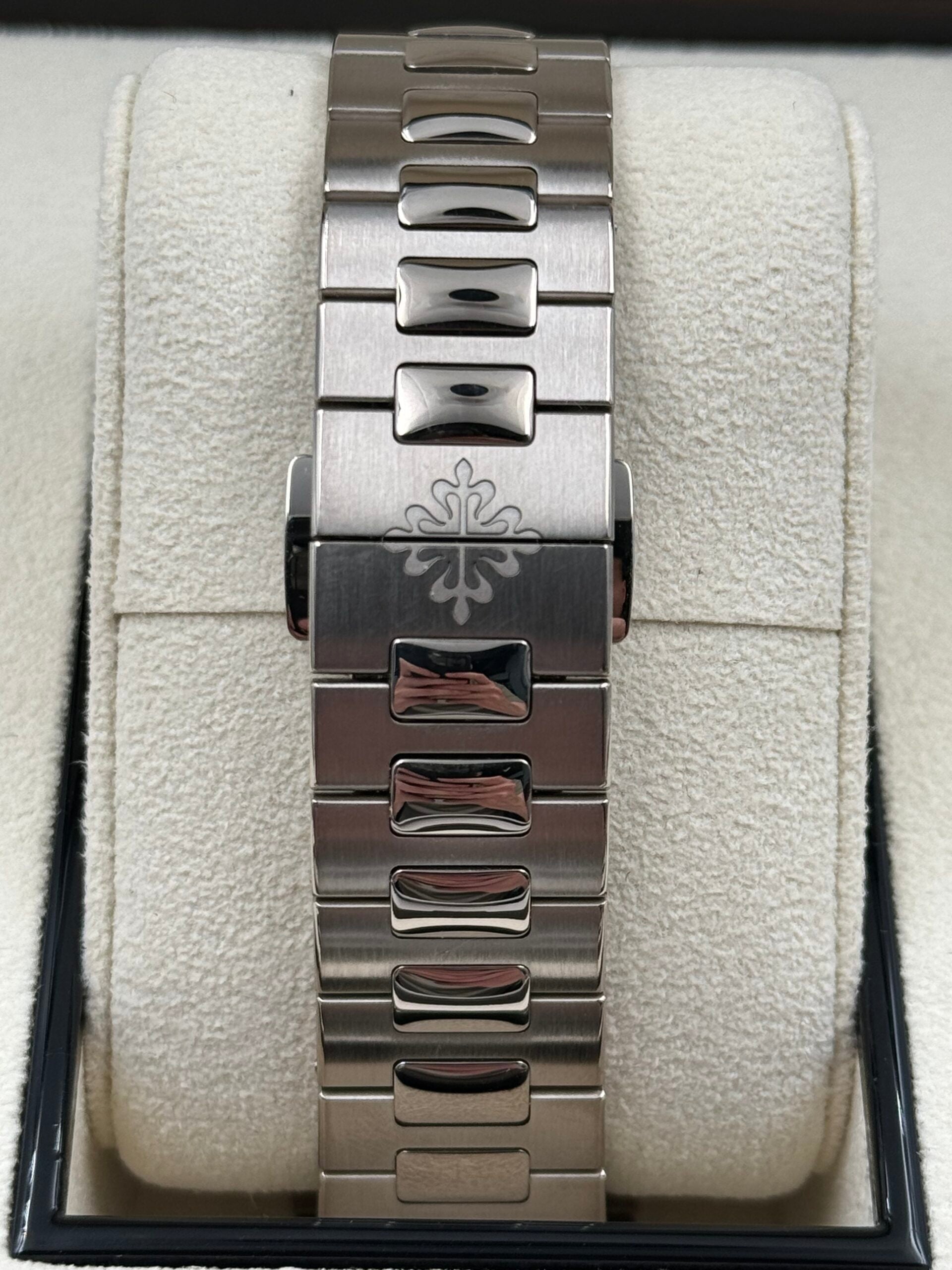 Patek Philippe Nautilus 5811/1G