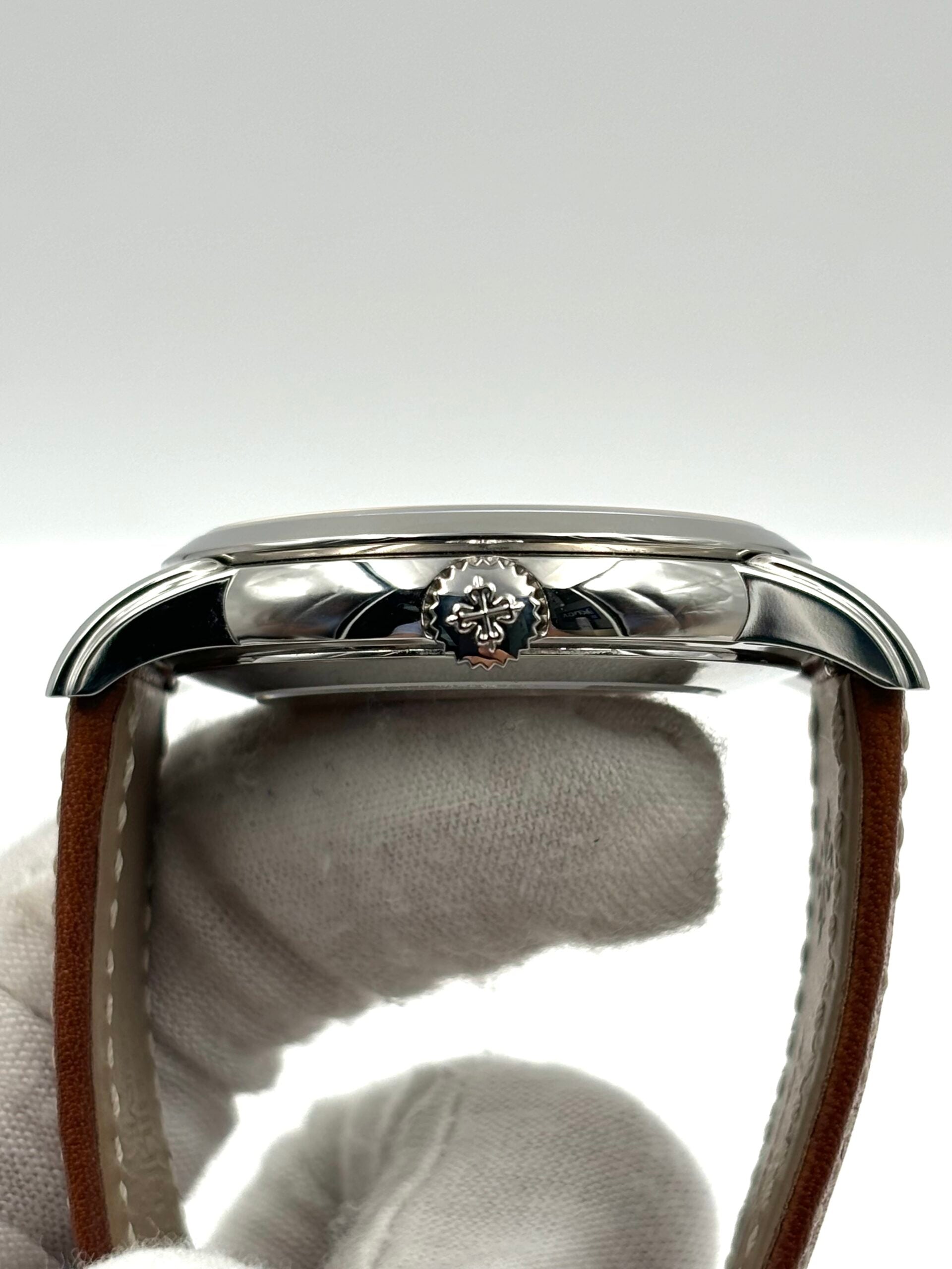 Patek Philippe Calatrava 5212A-001