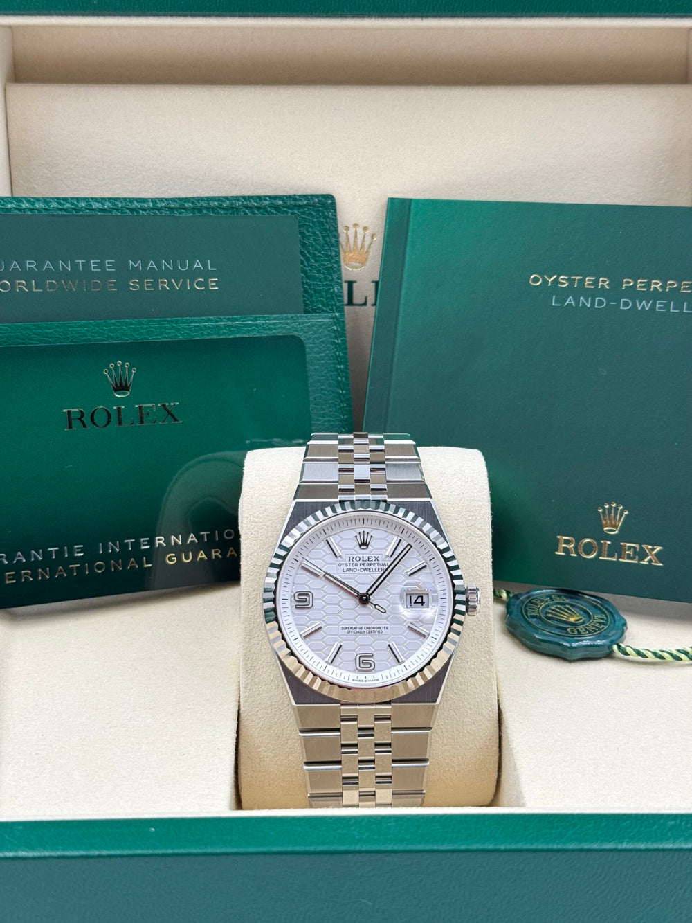 Rolex Land-Dweller 127334
