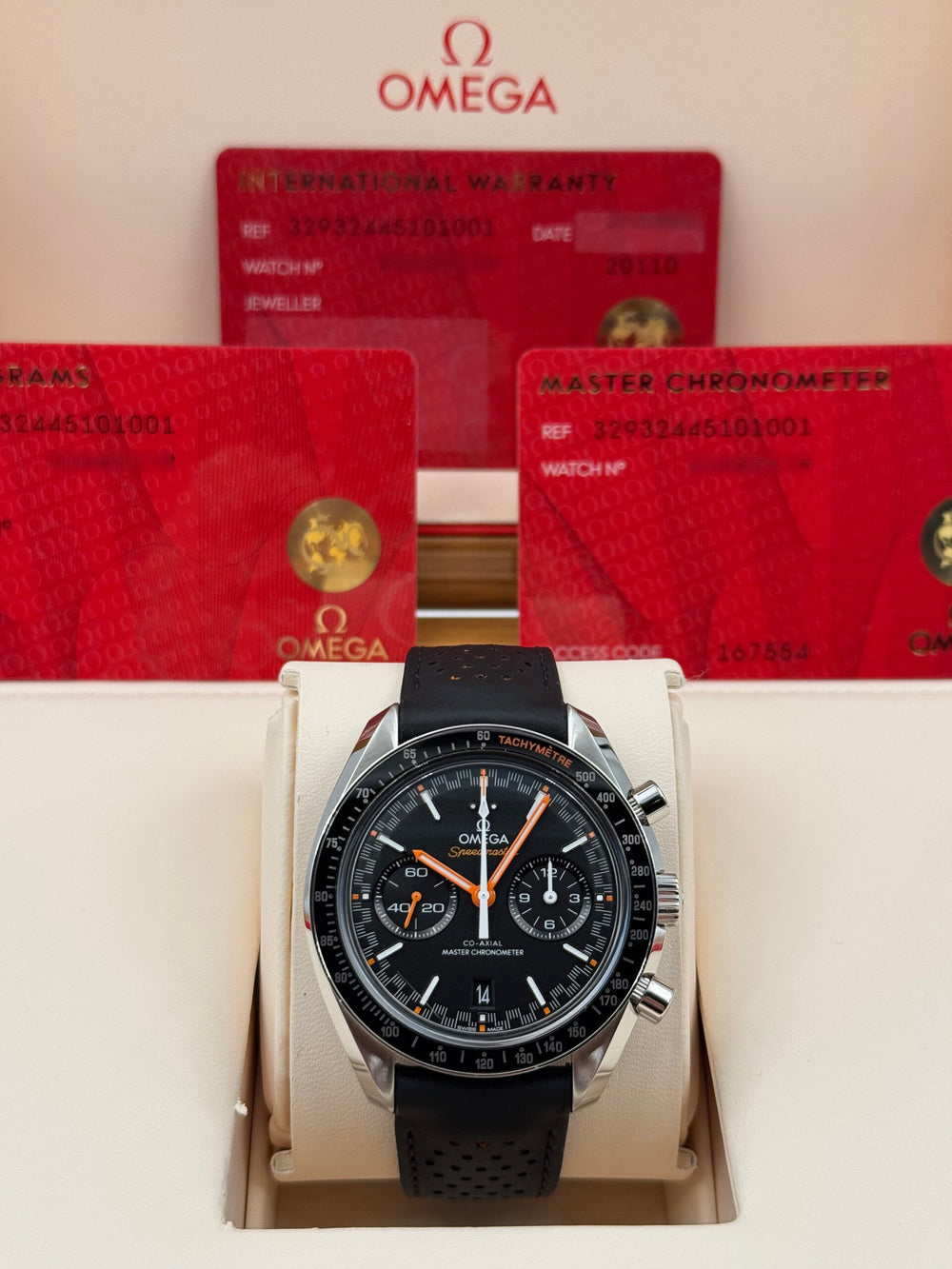 Omega Speedmaster Racing 329.32.44.51.01.001