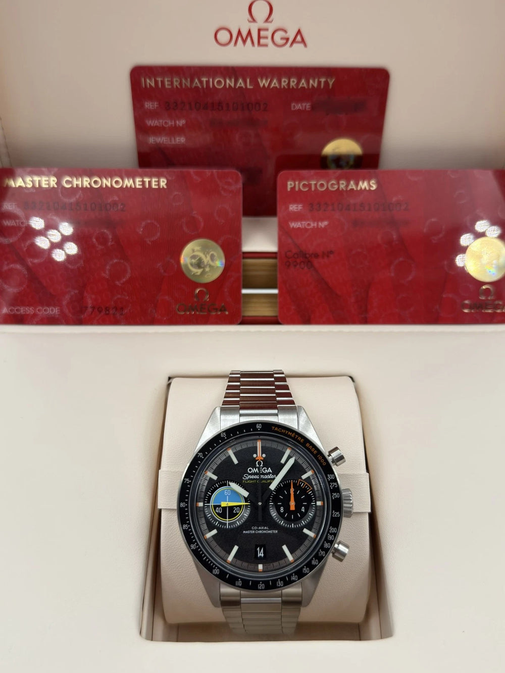 Omega Speedmaster Pilot 332.10.41.51.01.002