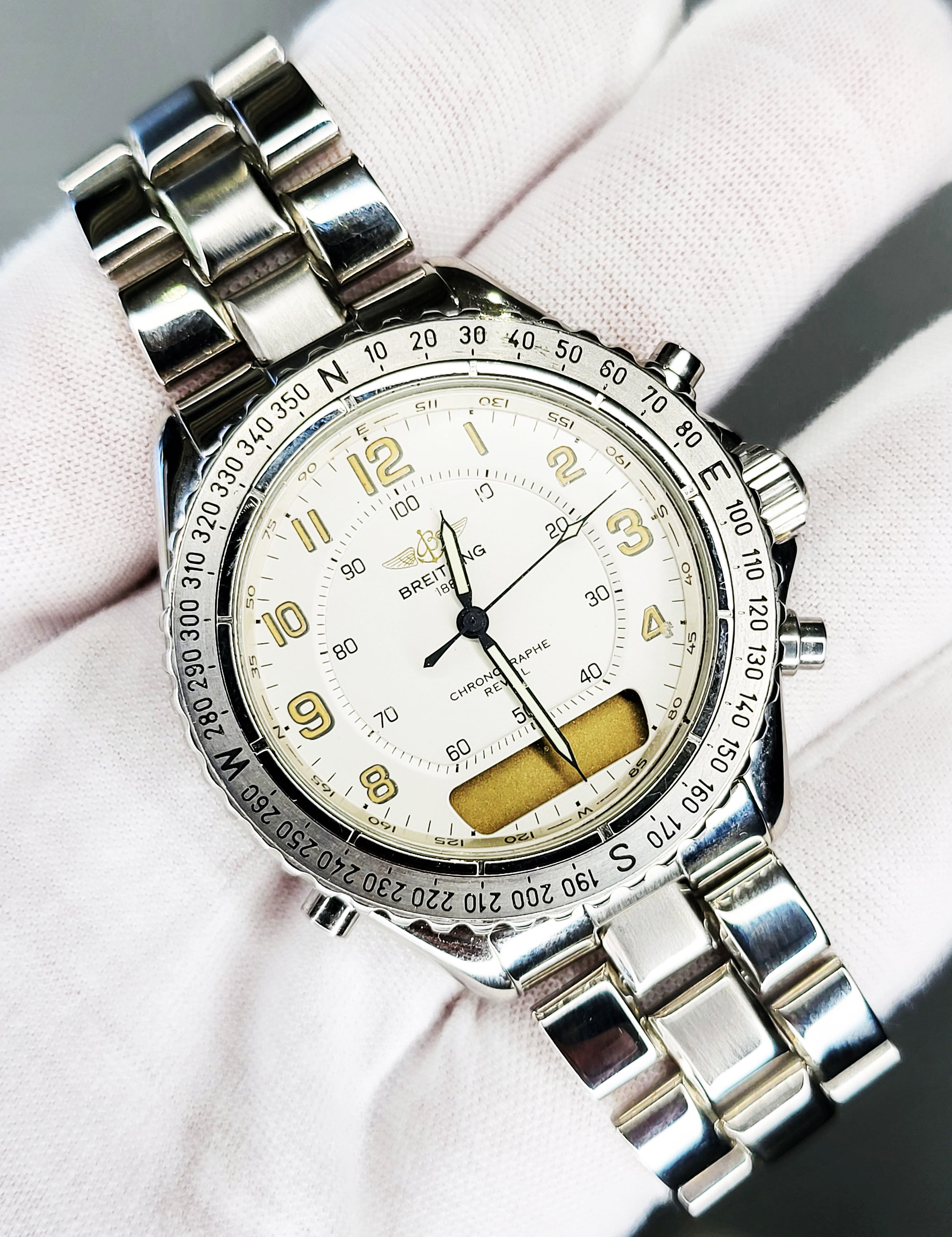 Breitling Intruder Réveil – Ref. A51035