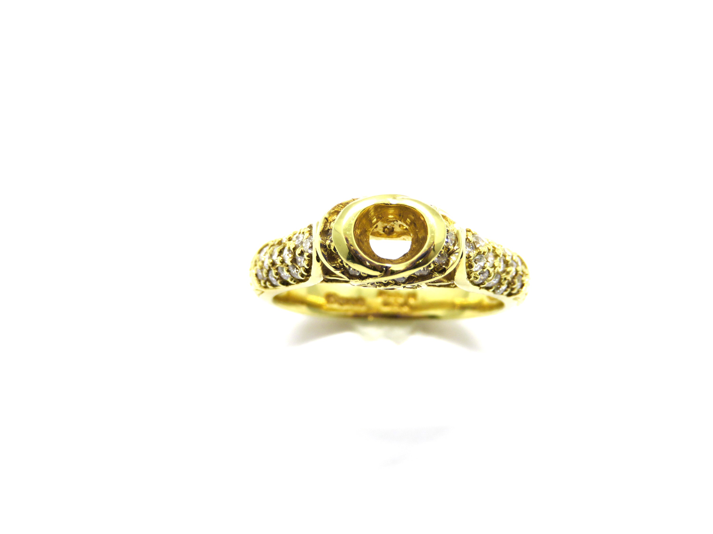 18kt Yellow Gold Fashion Ring with Emerald & Diamonds