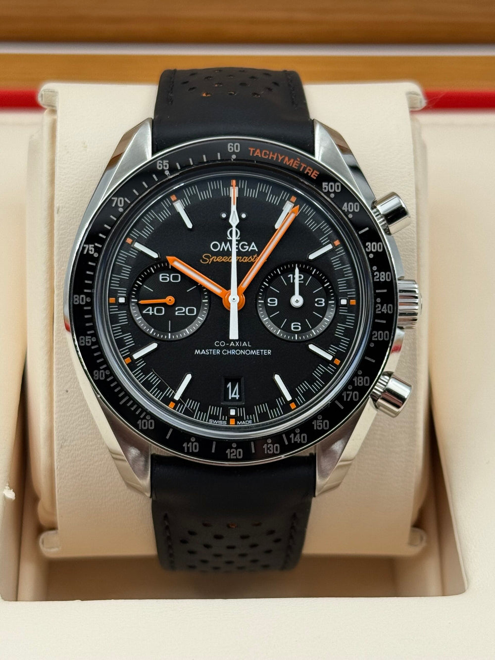 Omega Speedmaster Racing 329.32.44.51.01.001