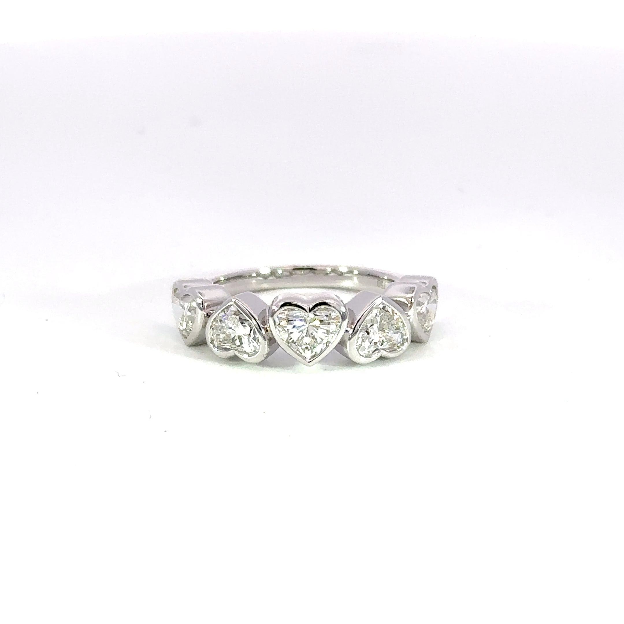 18kt wg Five Heart Diamond Rin