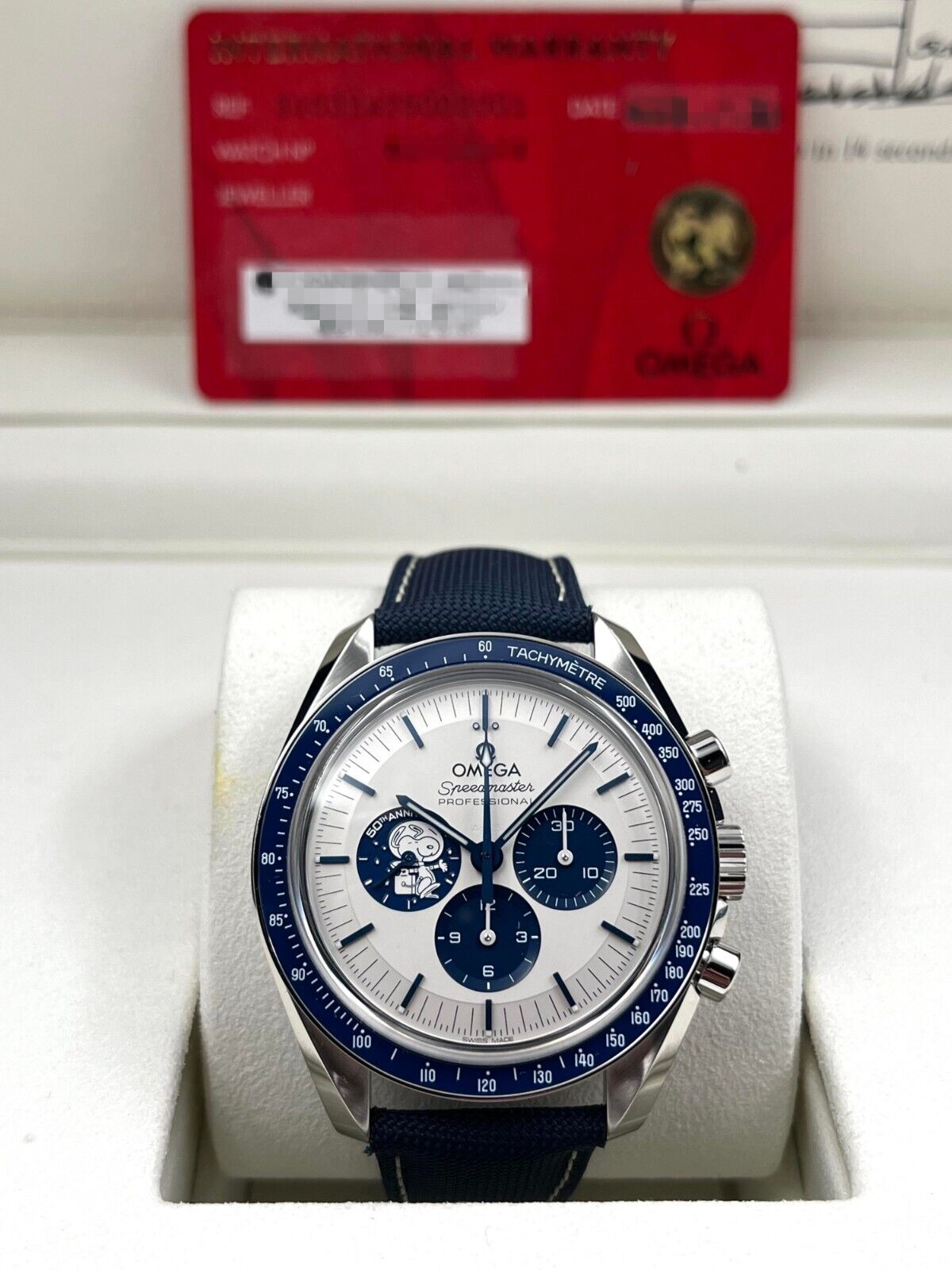 Omega Speedmaster Snoopy 310.32.42.50.02.001