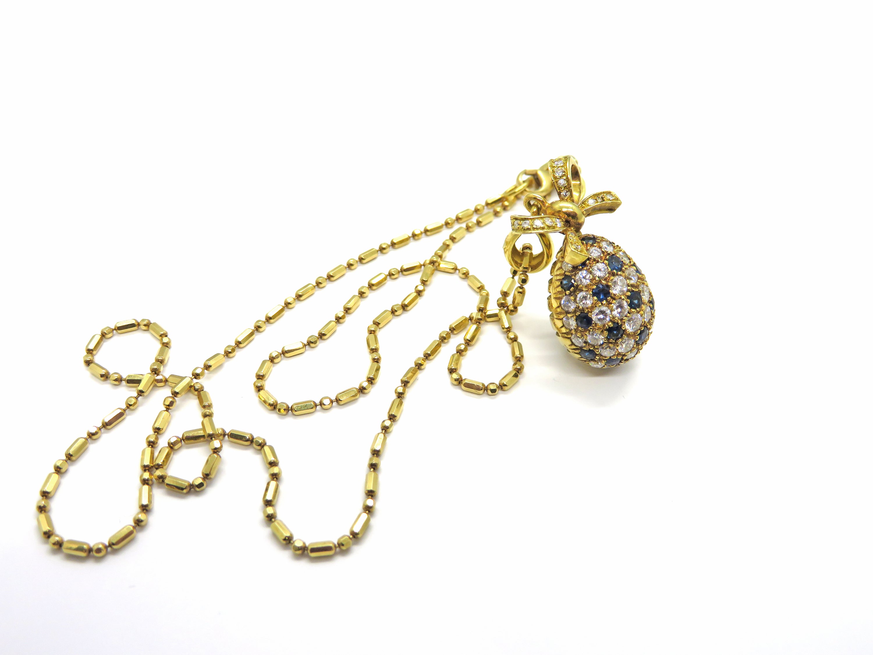18kt Yellow Gold Diamond and Blue Sapphire Egg Style Pendant Necklace