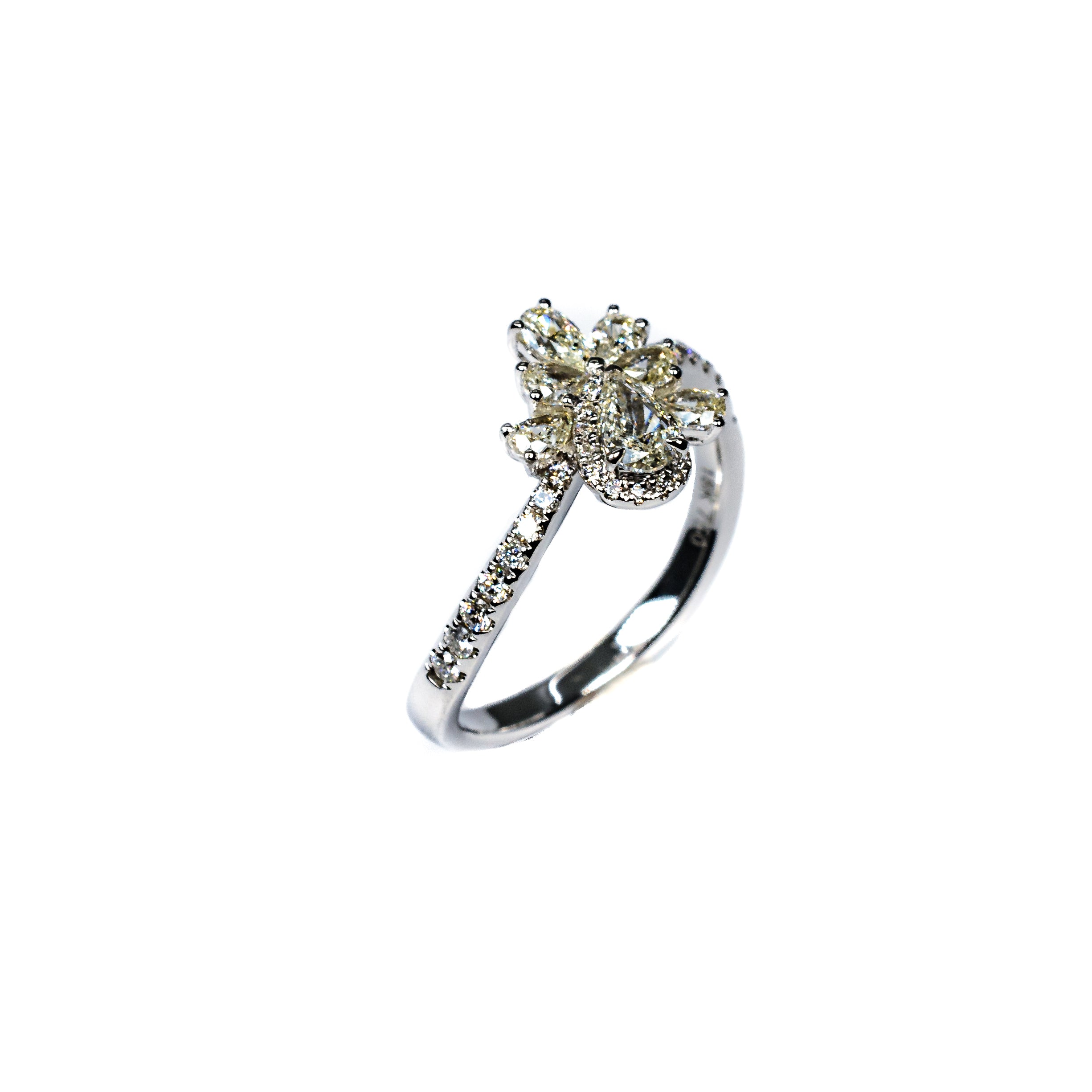 18kt White Gold Flower Ring with Pear and Round Brilliant Diamonds