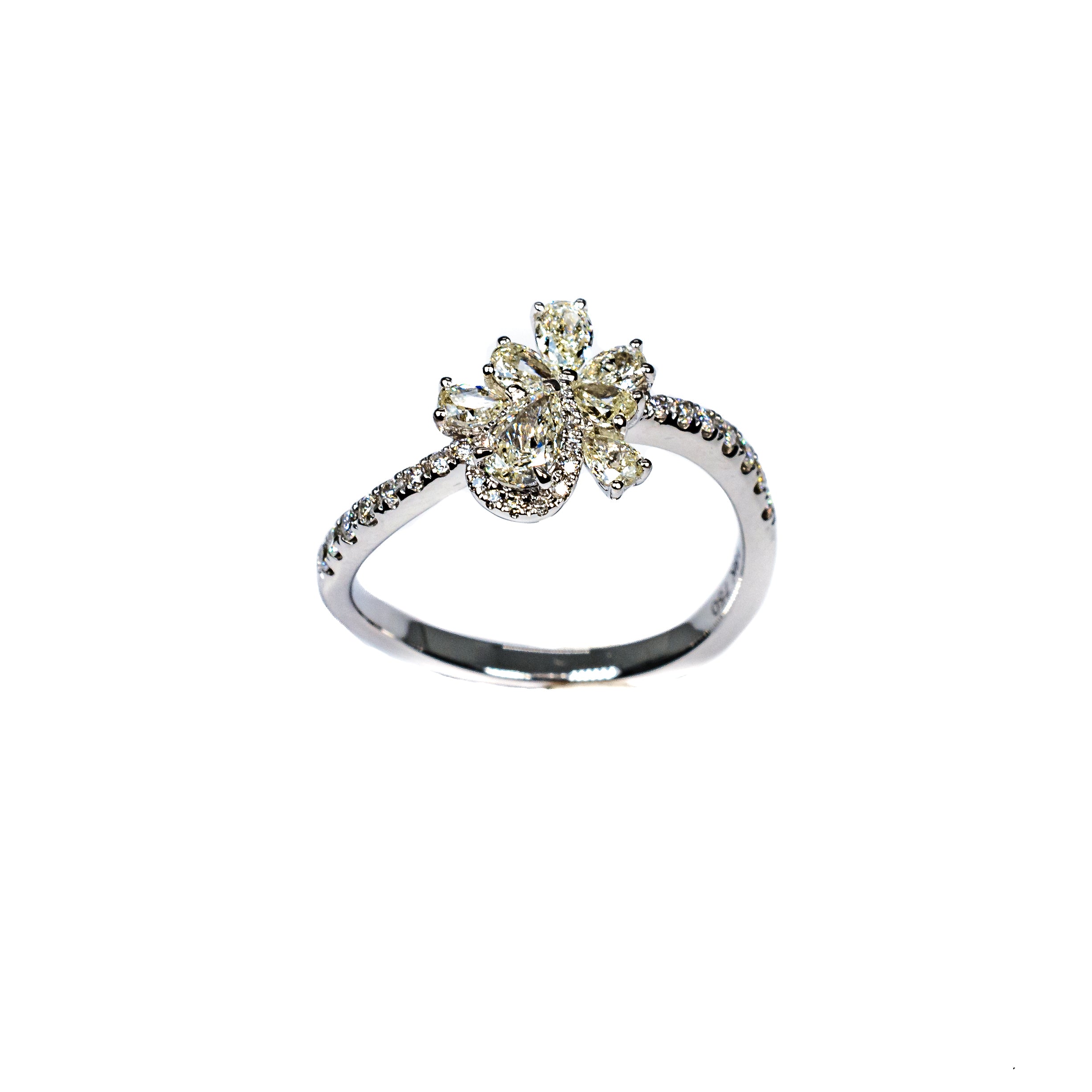 18kt White Gold Flower Ring with Pear and Round Brilliant Diamonds