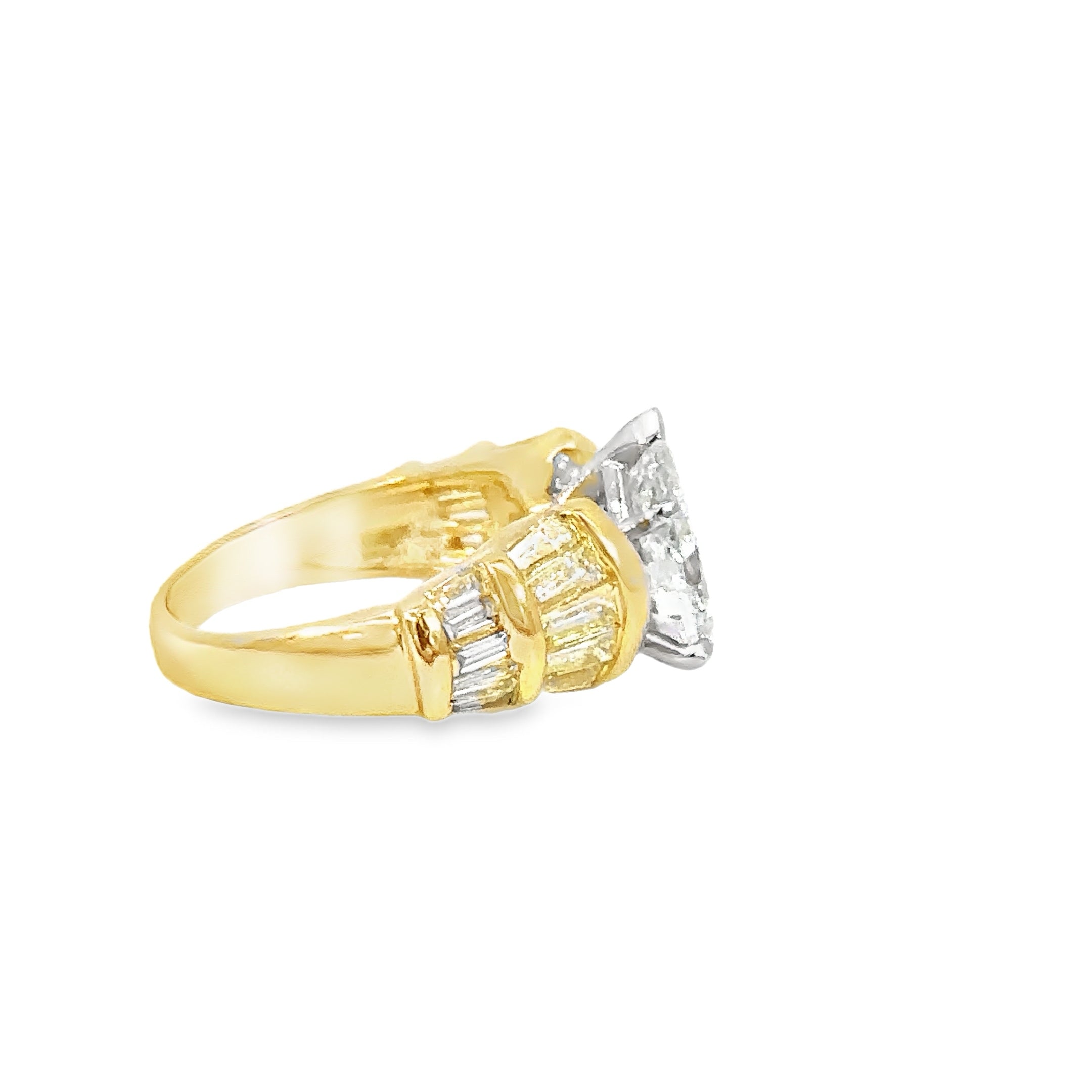 18k Yellow Gold Pear Shape Engagement Ring