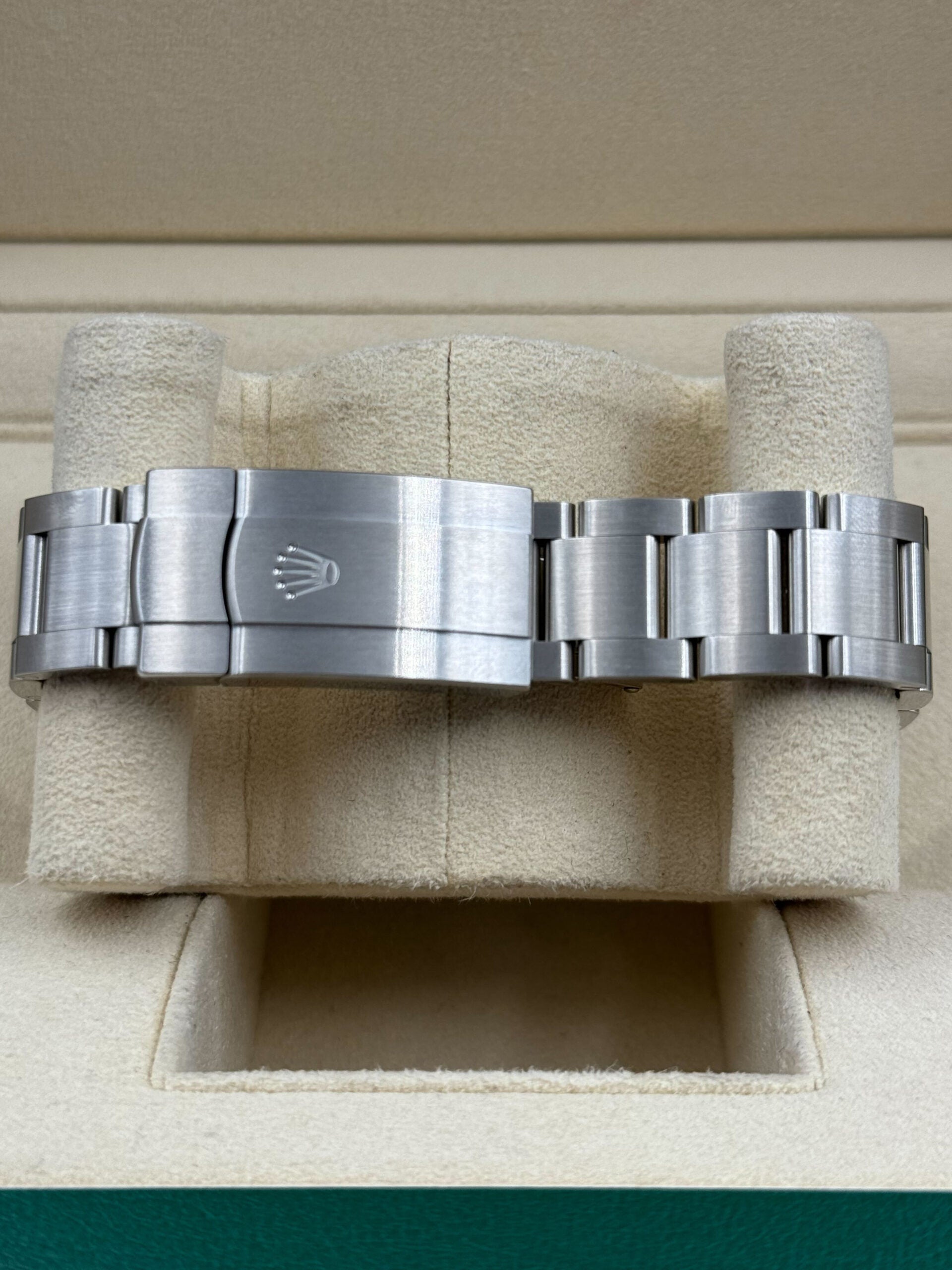 Rolex Oyster Perpetual 124300