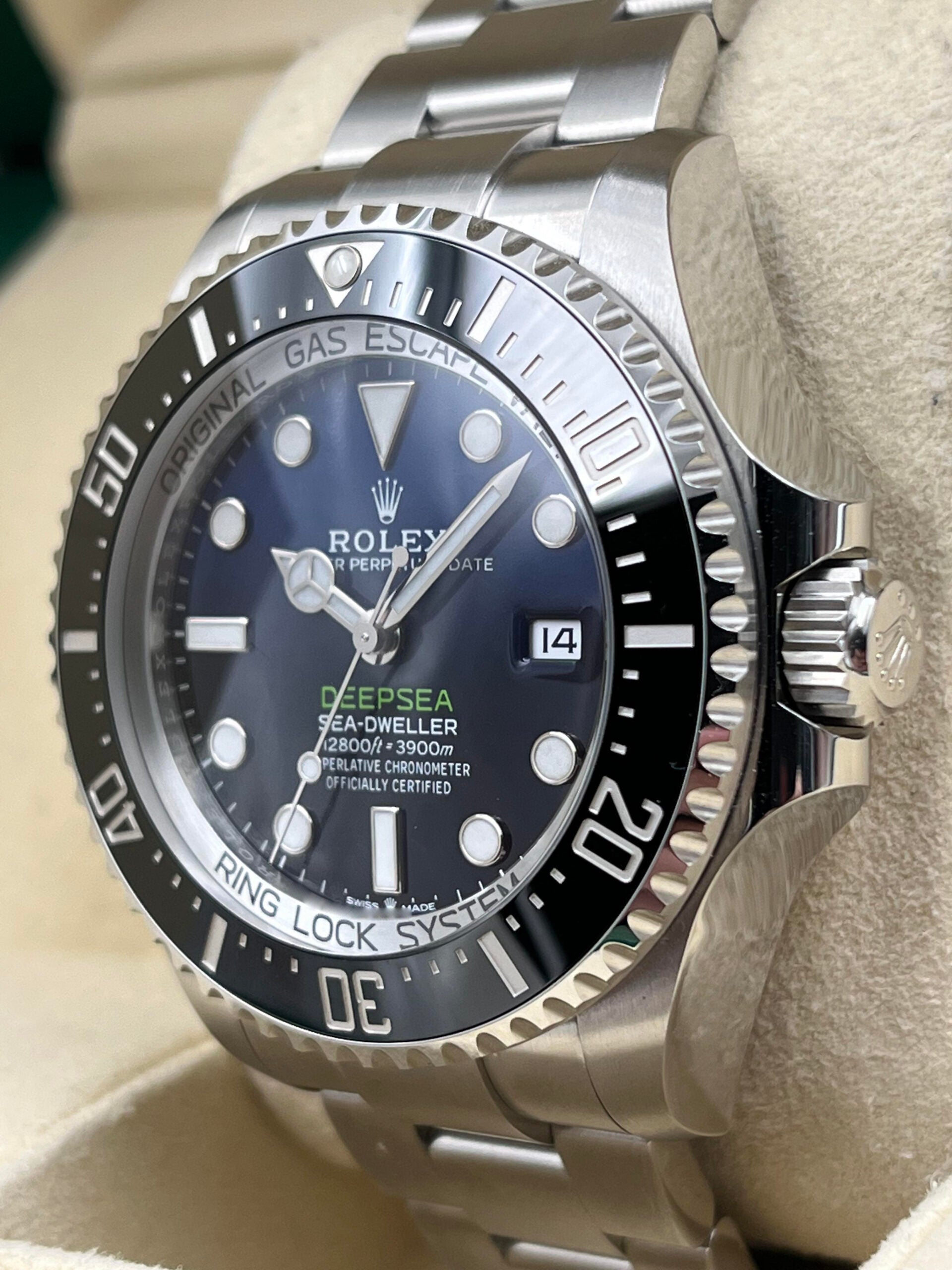 Rolex Sea-Dweller Deepsea 136660