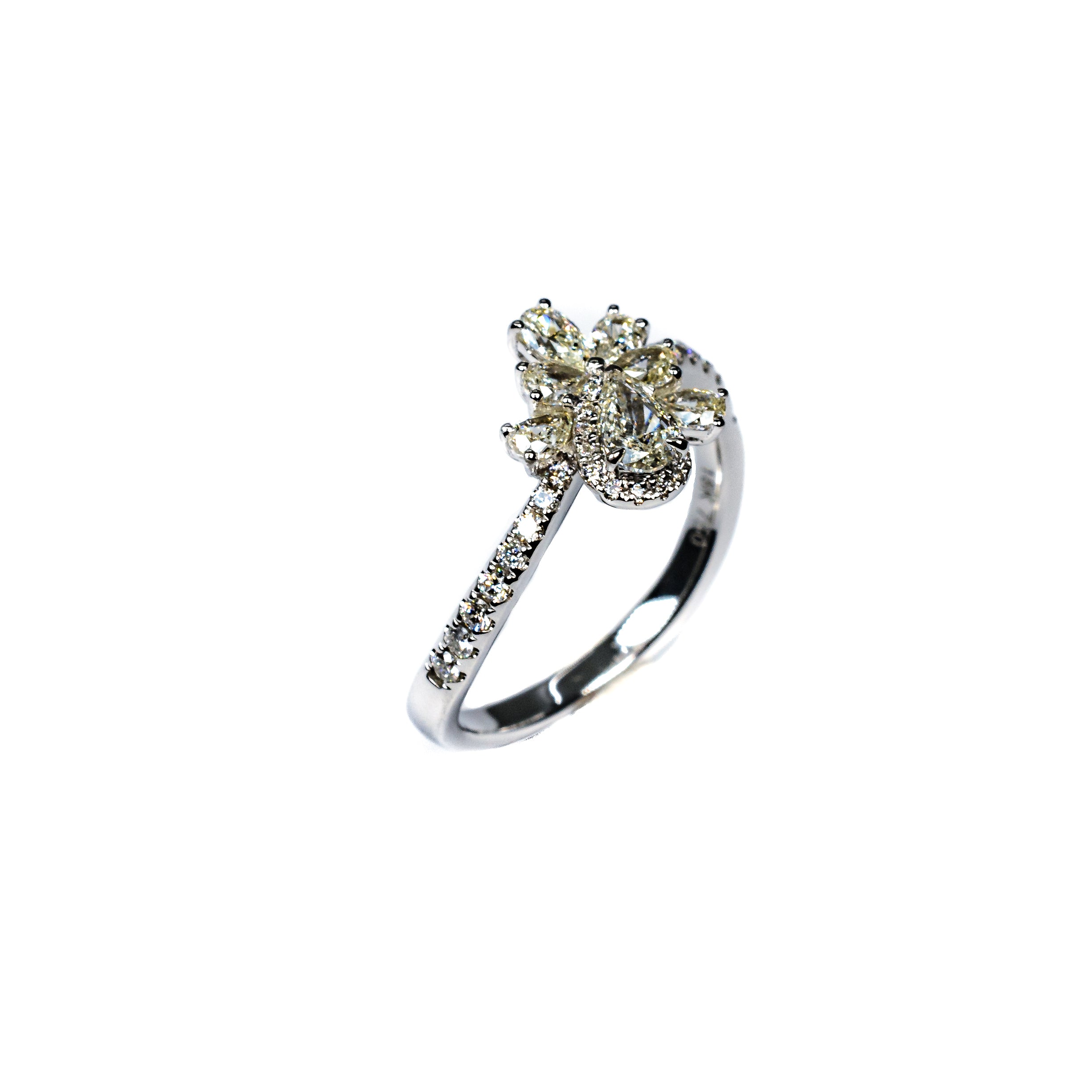 18K White Gold Diamond Floral Cluster Ring