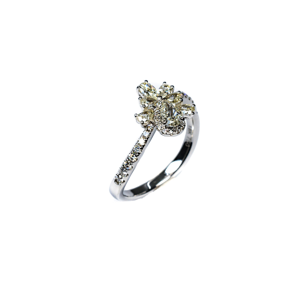 18K White Gold Diamond Floral Cluster Ring