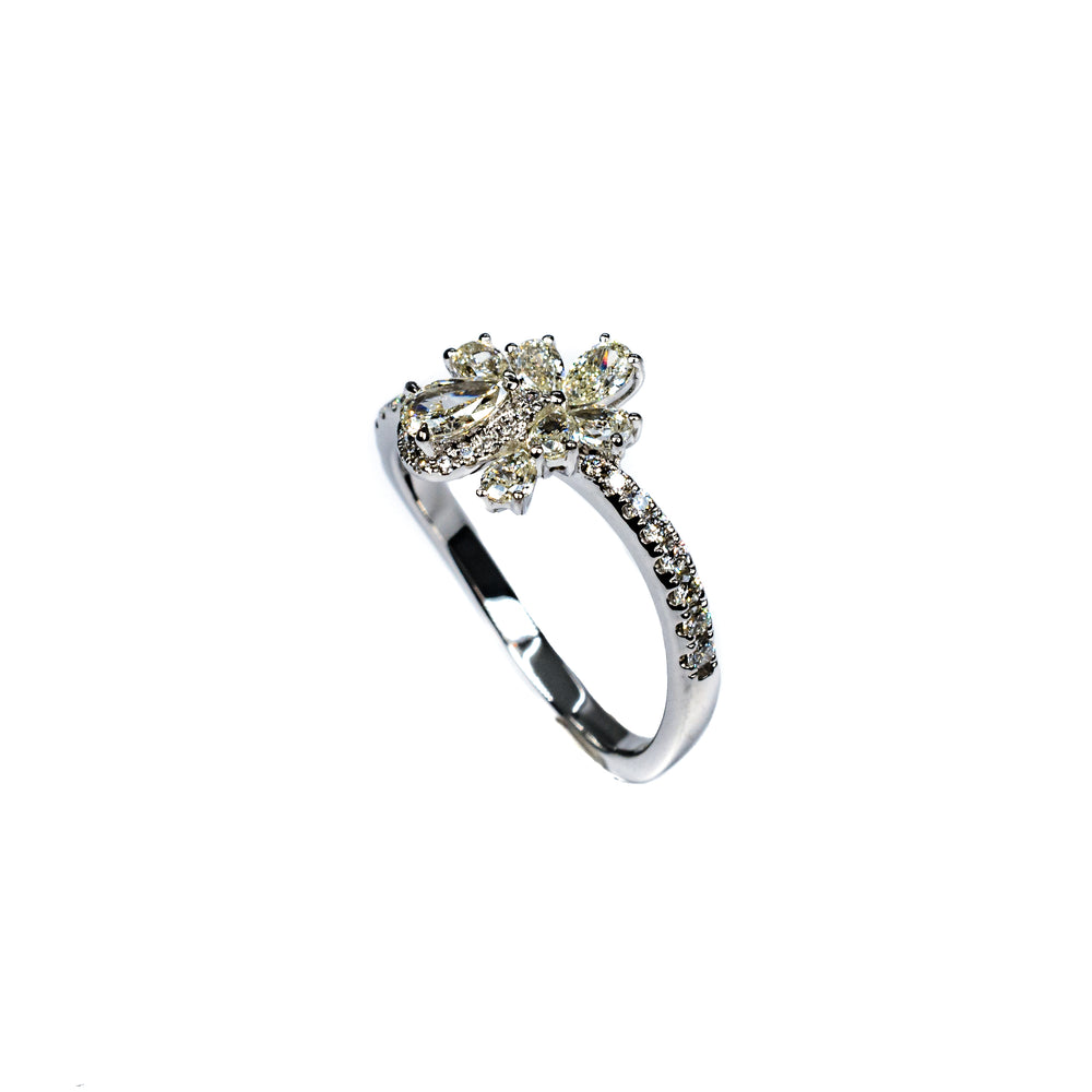 18K White Gold Diamond Floral Cluster Ring