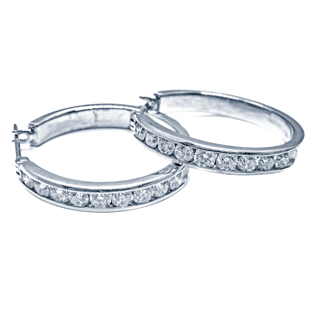 18K White Gold Diamond Hoop Earrings – 1.50 Carat