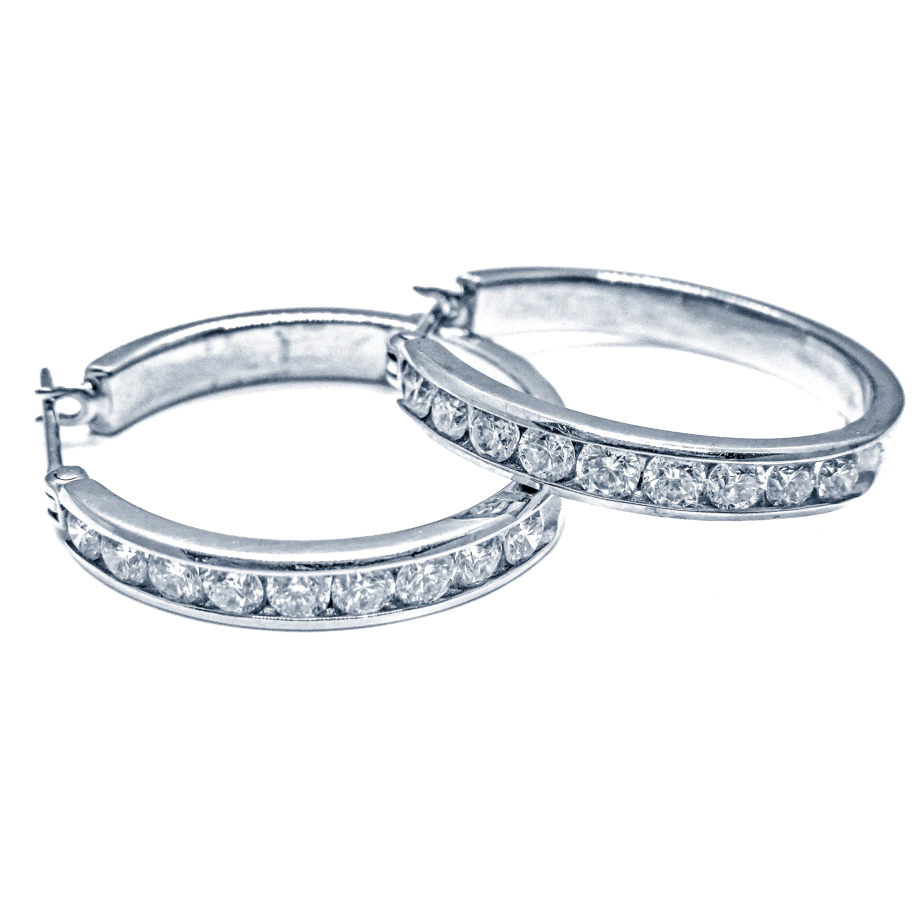 18K White Gold Diamond Hoop Earrings – 1.50 Carat