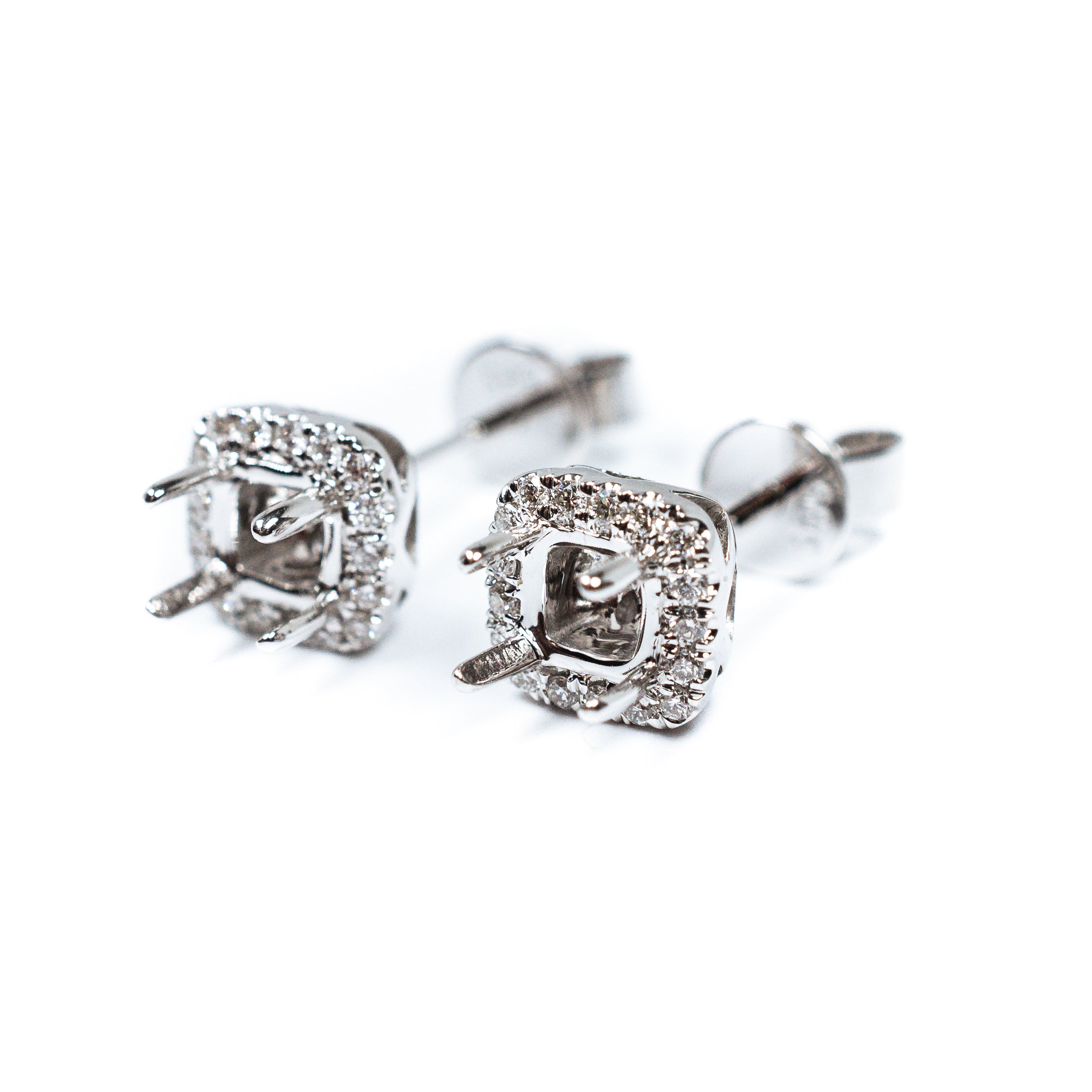 14kt wg square smnt earring w/