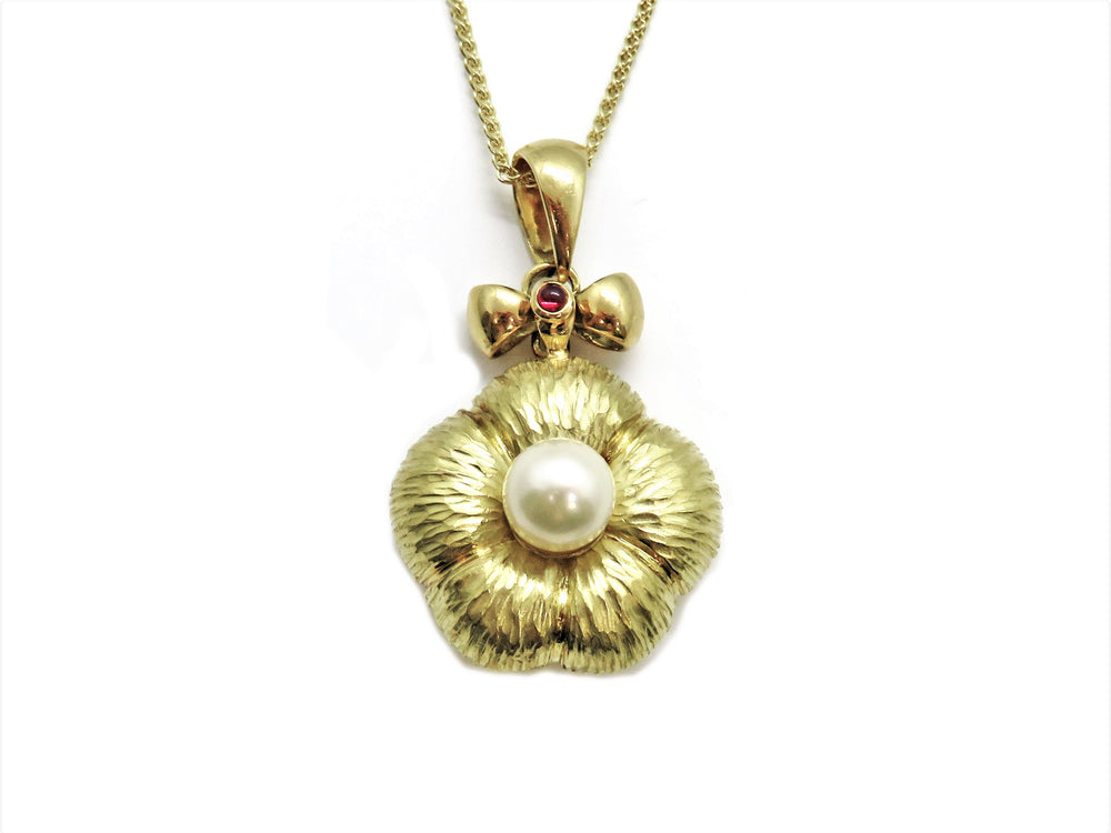 18K Yellow Gold Pearl & Cabochon Ruby Flower Pendant