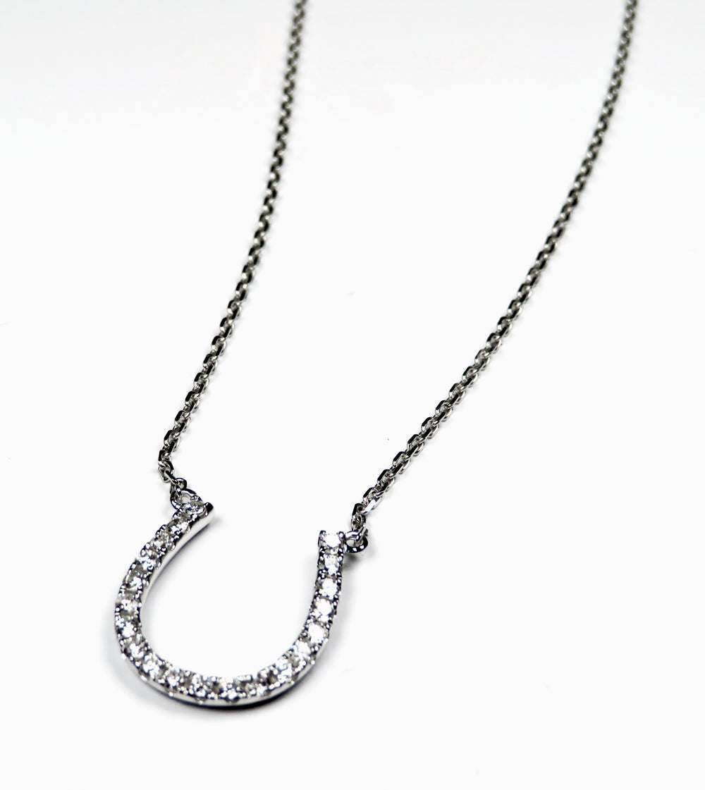 18kt wg Horseshoe diamond neck