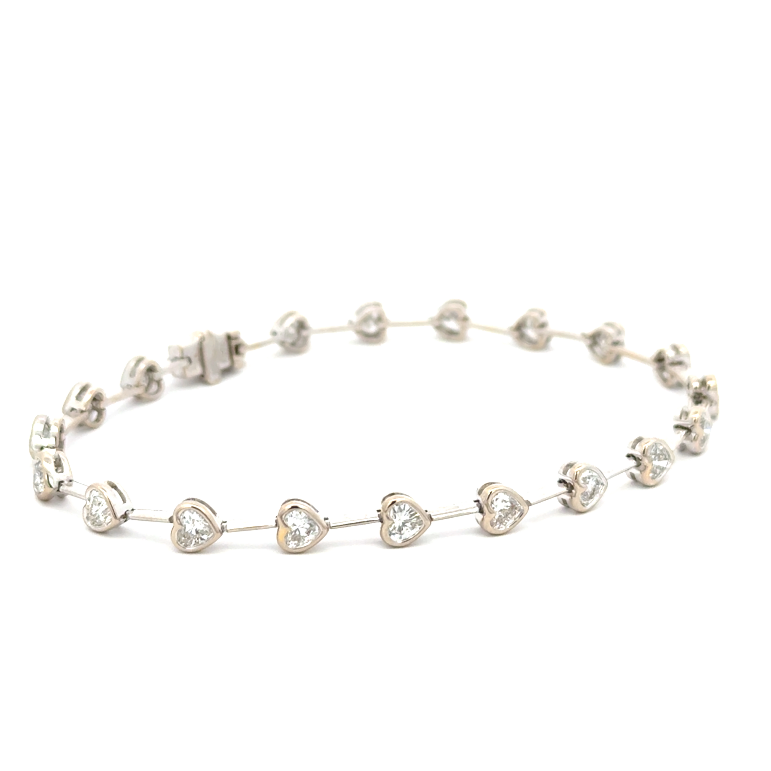 18K White Gold Heart Shape Diamond Bracelet 2.90 Carat