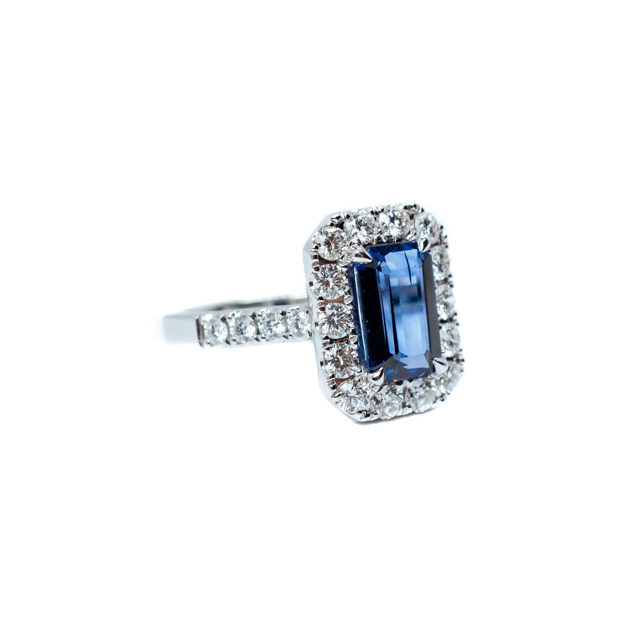 Platinum Sapphire & Diamond Halo Ring 2.52ct Sapphire GIA