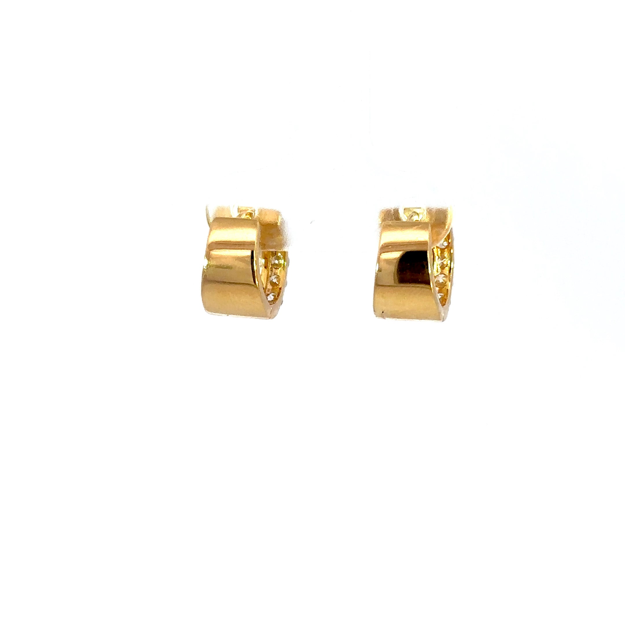 18K Gold Diamond Huggies with Baguette and Round Diamonds – 1.58 Carats