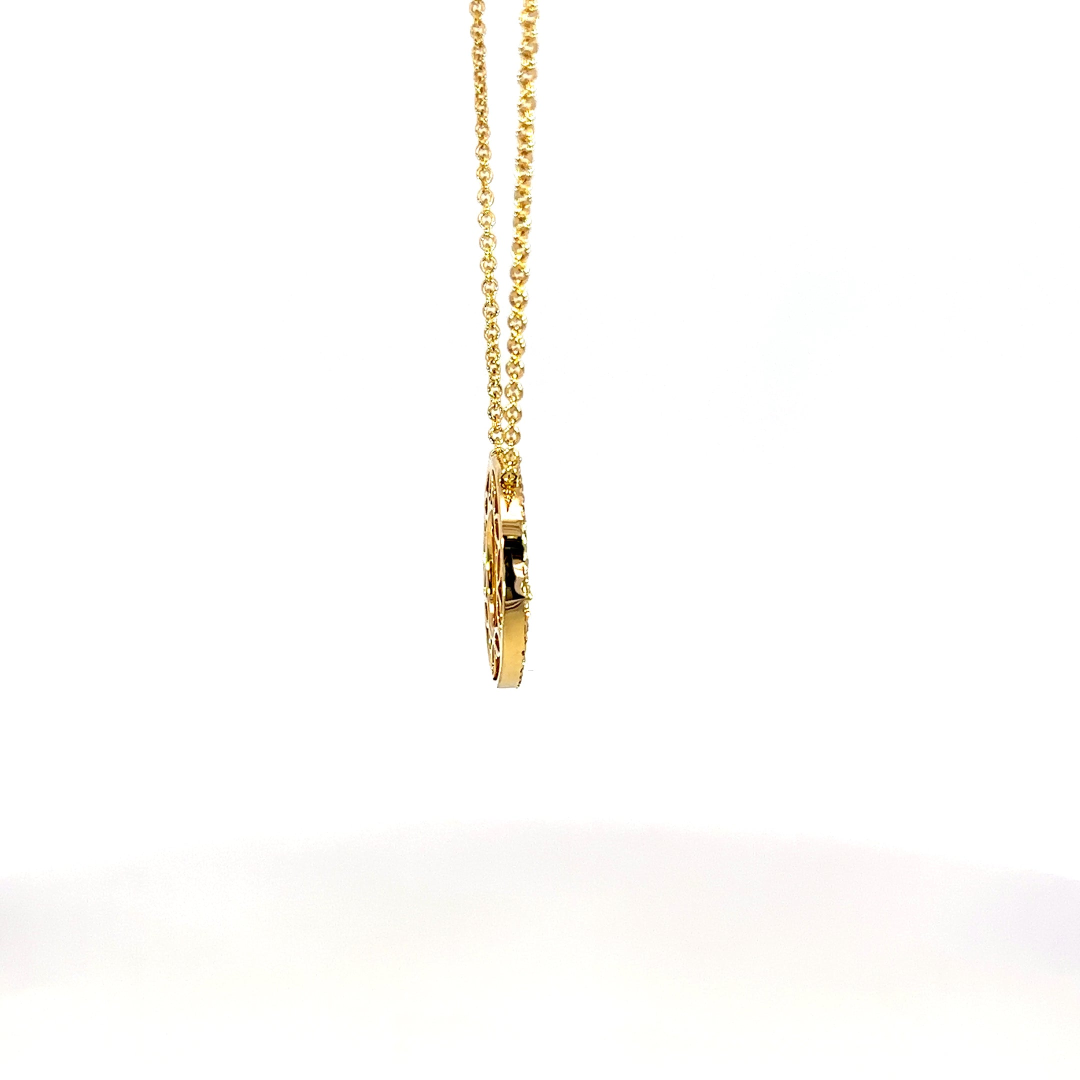 18K Gold Pavé Diamond Circle Pendant Necklace