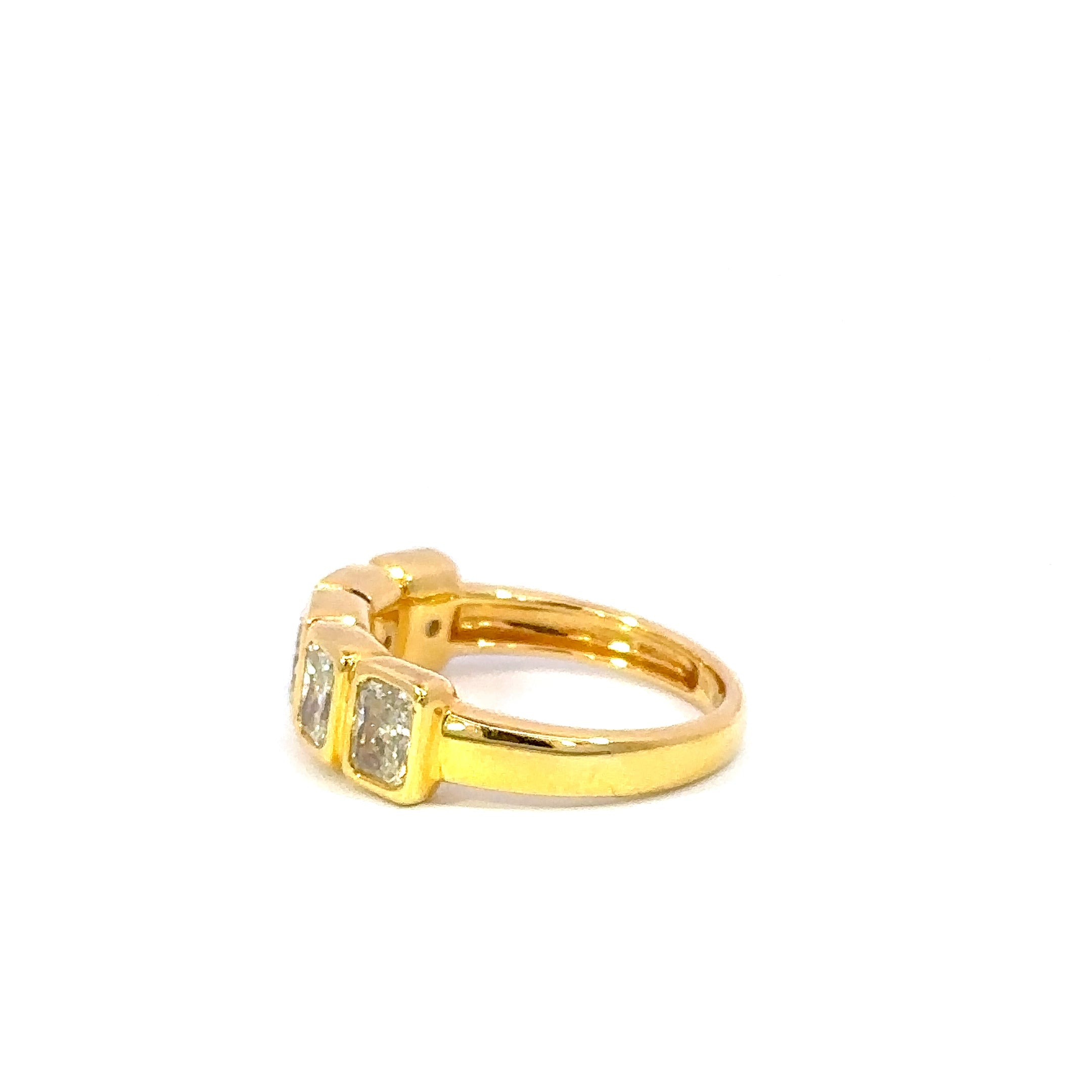 18K Yellow Gold Bezel Set Radiant Diamond Band 2.50 Carat