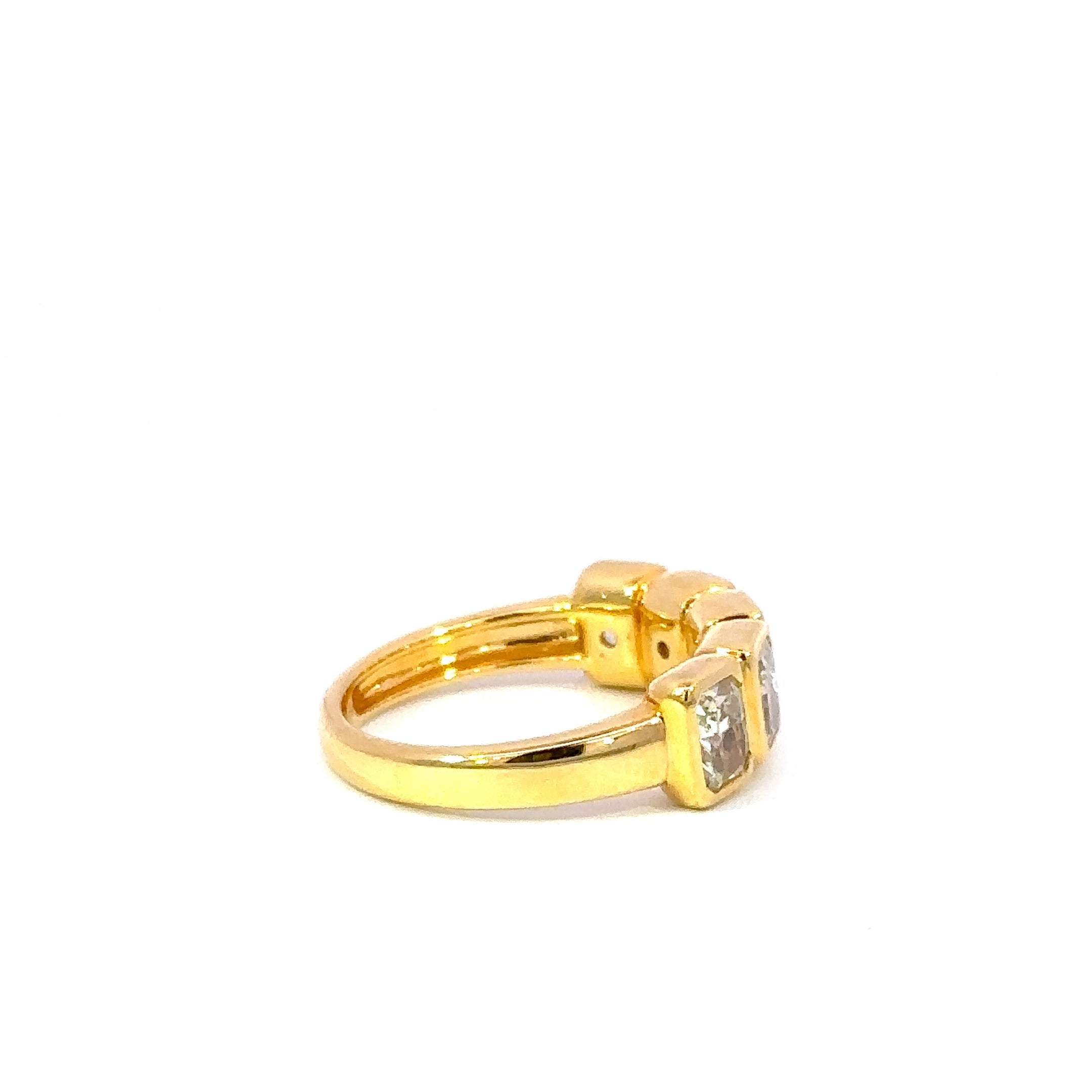 18K Yellow Gold Bezel Set Radiant Diamond Band 2.50 Carat