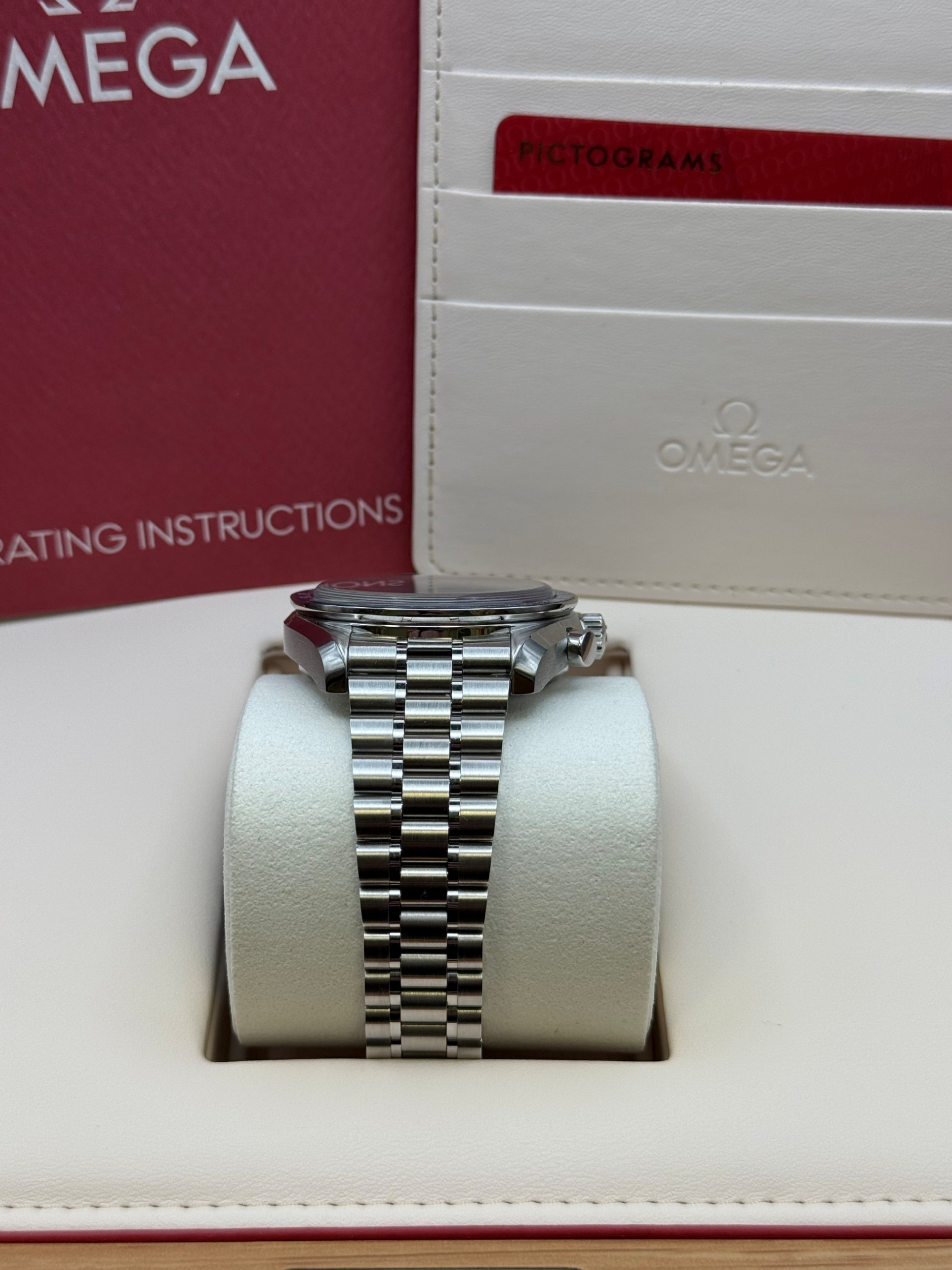 Pre-Owned Omega Speedmaster Moonphase Meteorite Dial 40mm Chronograph