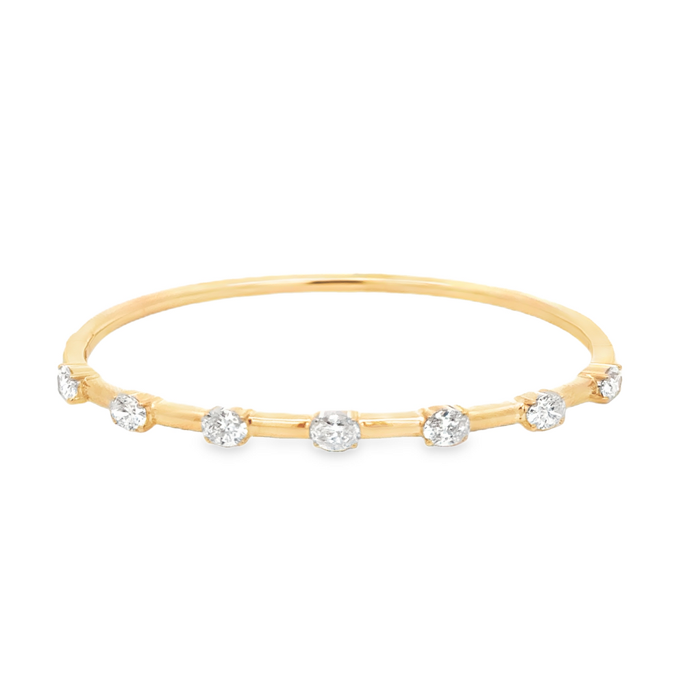 18K Yellow Gold Oval Diamond Bangle 2.20 Carat VS Diamonds