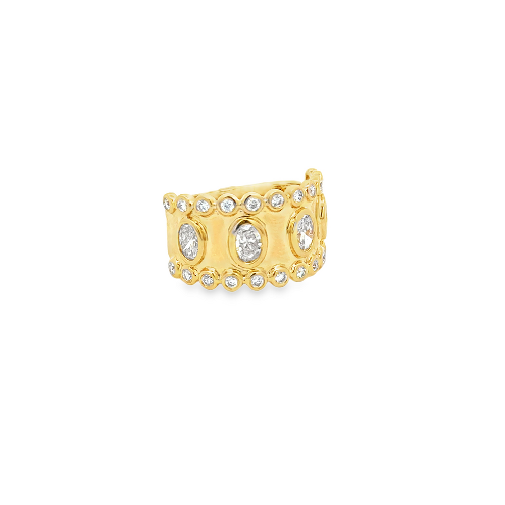 18K Yellow Gold Diamond Ring 1.50 Carat Oval & Round VS Diamonds