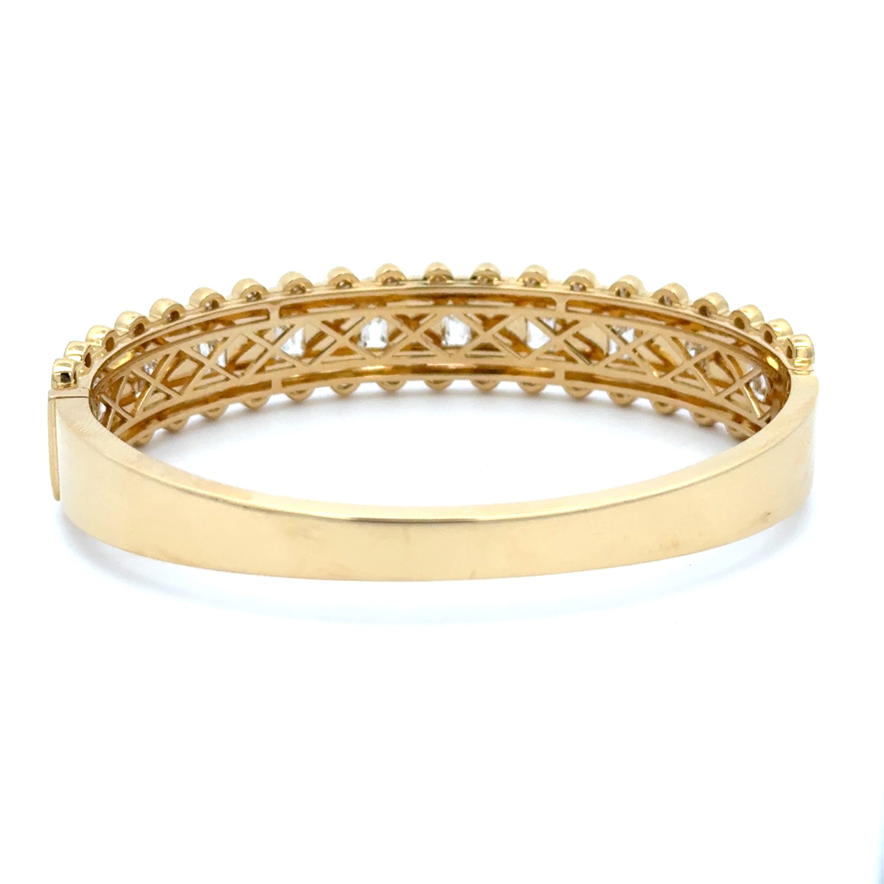 18K Yellow Gold Emerald Cut Diamond Bangle 4.50 Carat VS
