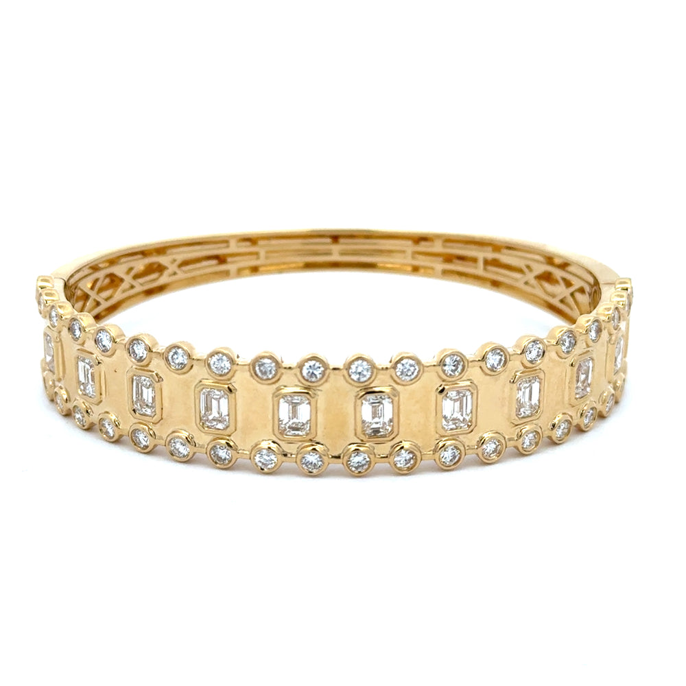 18K Yellow Gold Emerald Cut Diamond Bangle 4.50 Carat VS