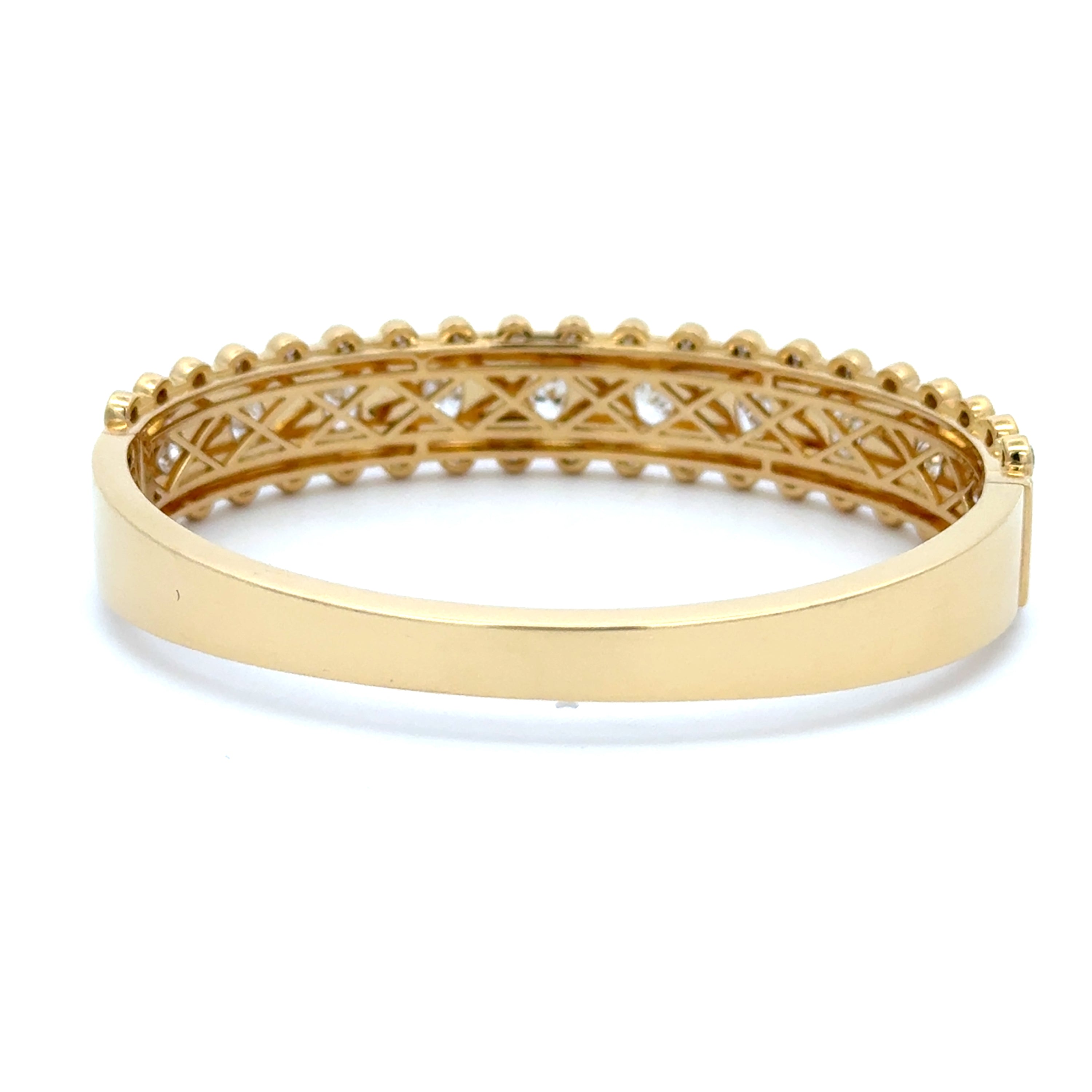 18K Yellow Gold Diamond Bangle Bracelet 4.20 Carat Oval & Round VS Diamonds