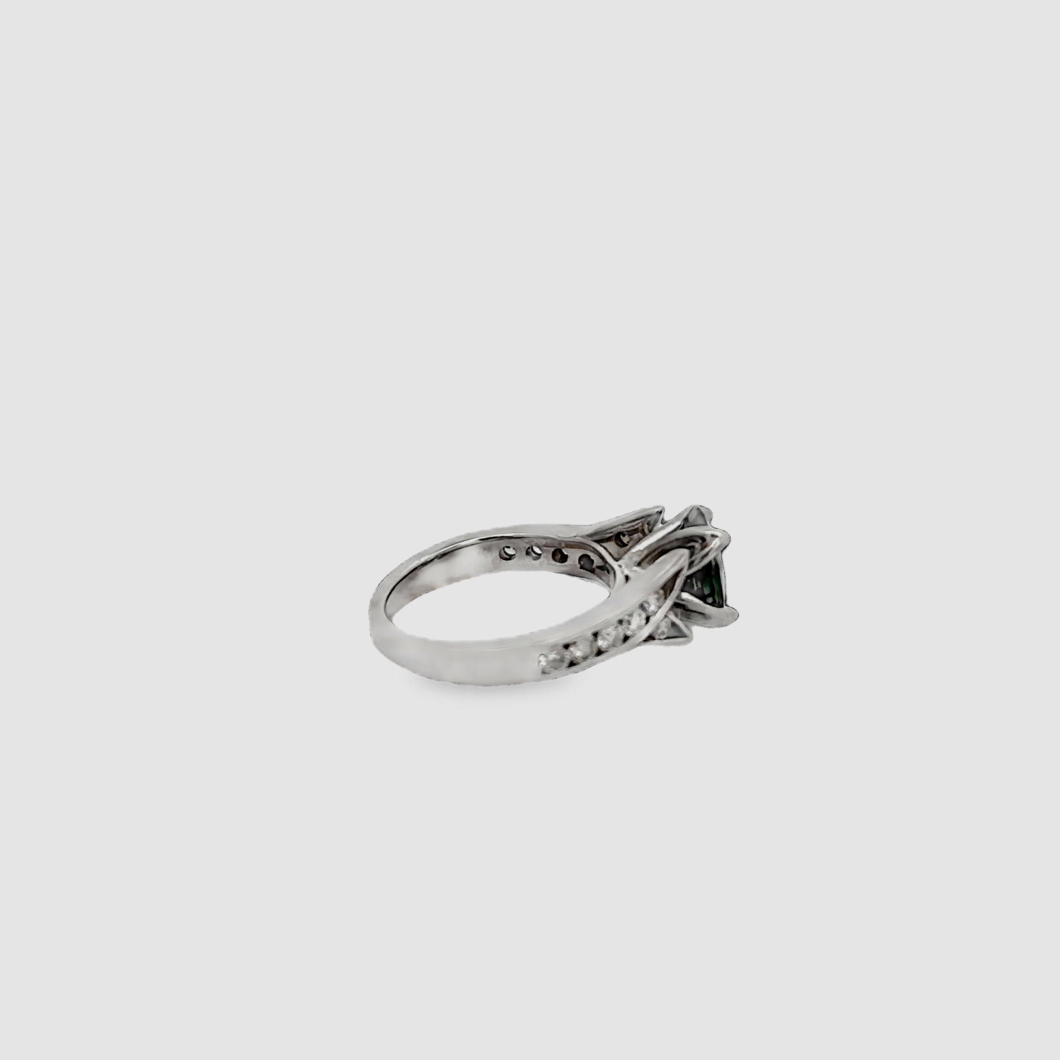 14K White Gold Oval Color-Change Green Sapphire Ring – Unheated Sapphire with Diamond Accents & Tulip Setting