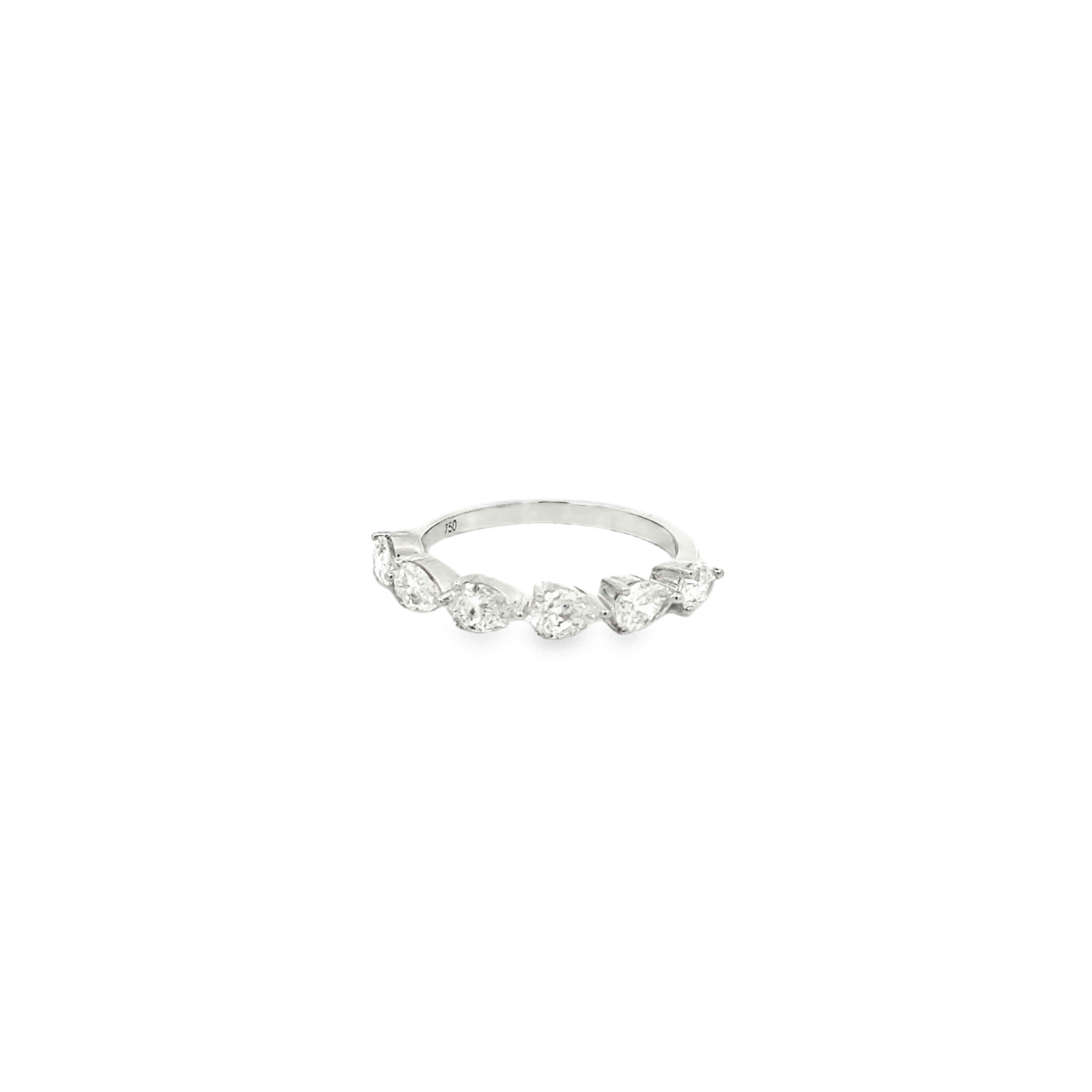 18K White Gold Pear Shape Diamond Ring