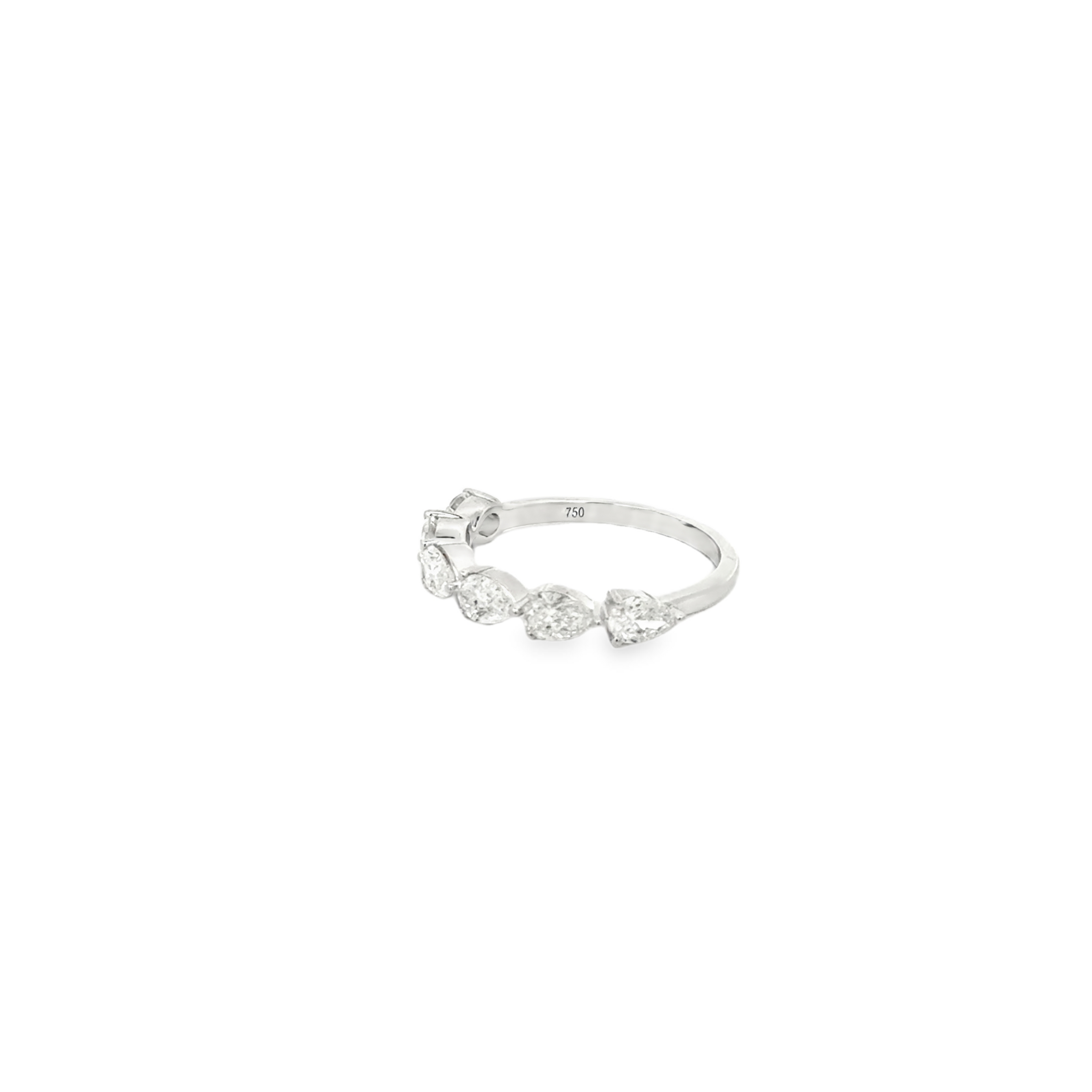 18K White Gold Pear Shape Diamond Ring