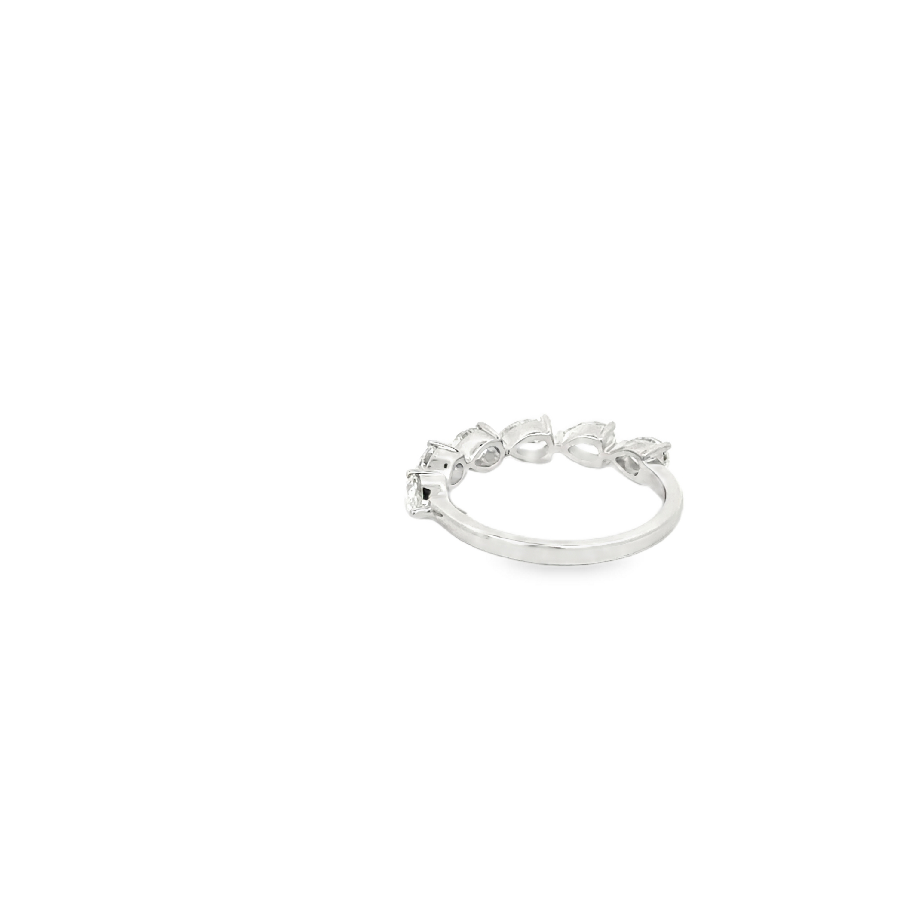 18K White Gold Pear Shape Diamond Ring
