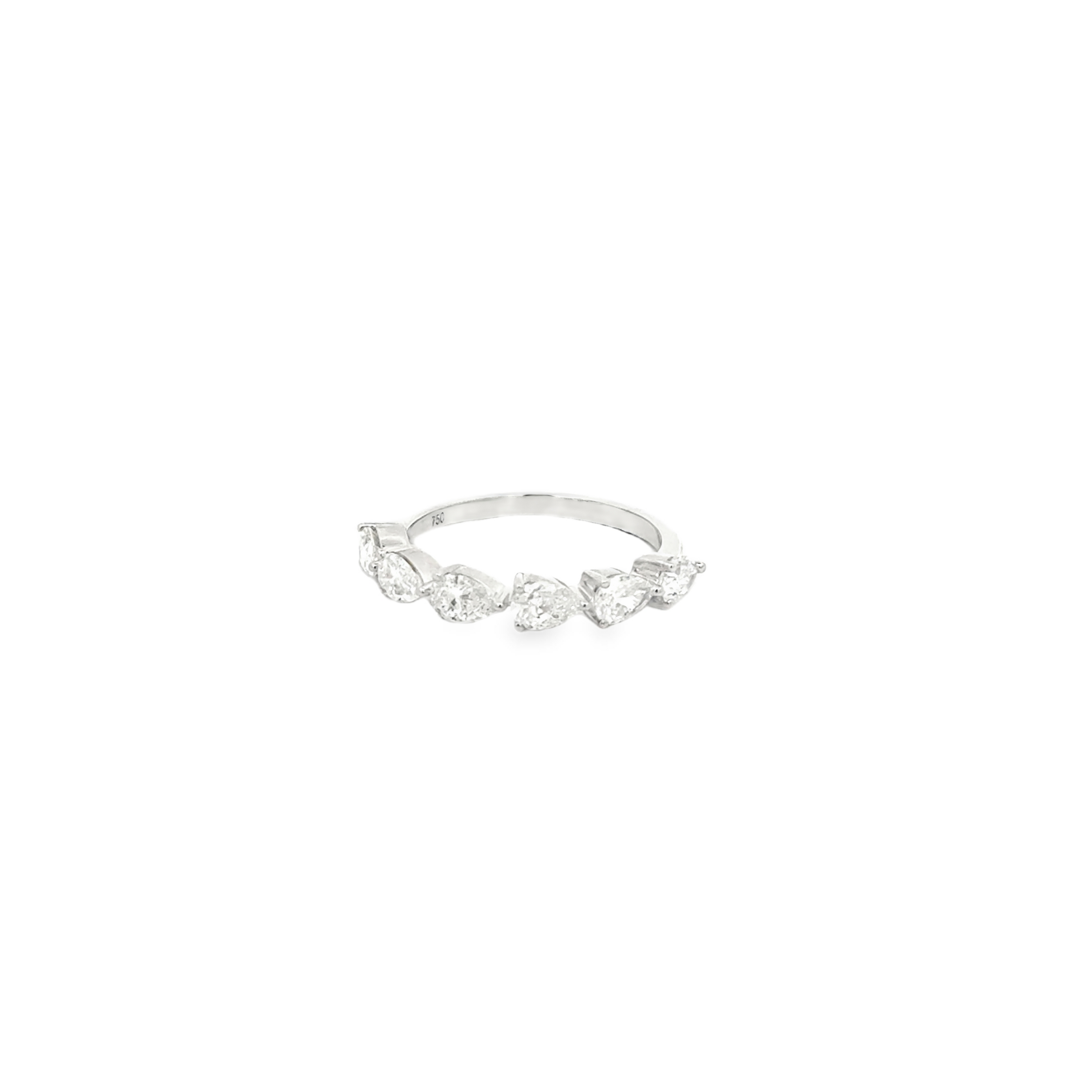 18K White Gold Pear Shape Diamond Ring