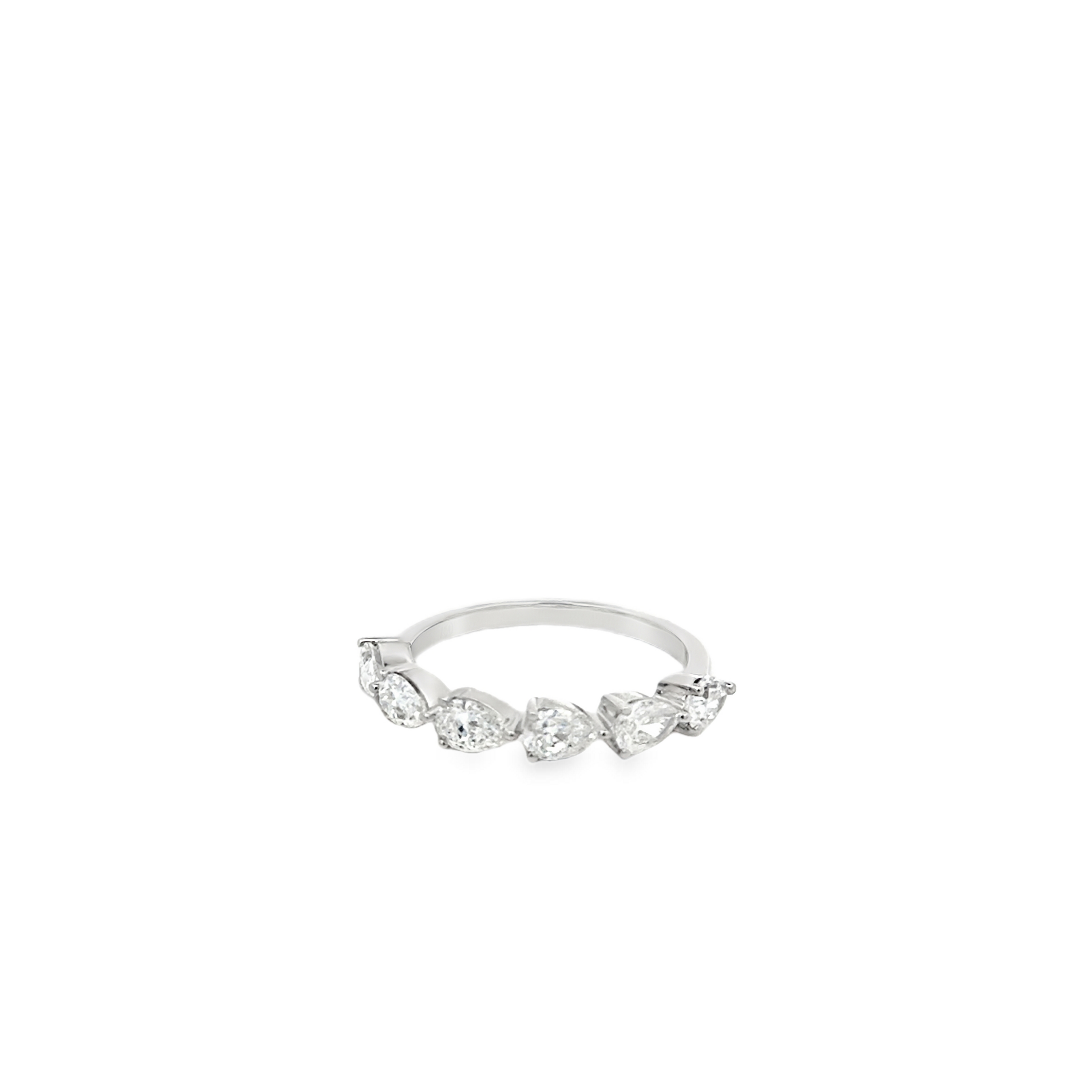 18K White Gold Pear Shape Diamond Ring