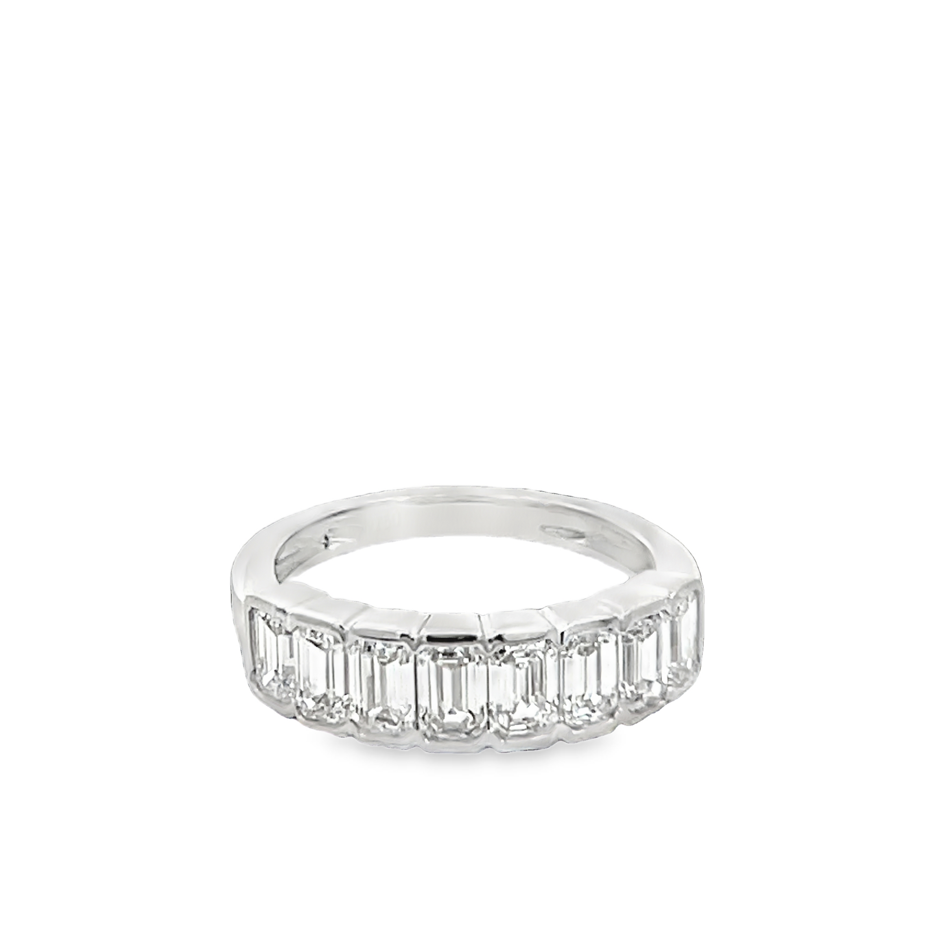 18K White Gold Emerald Diamond Ring 1.80 Carat VS