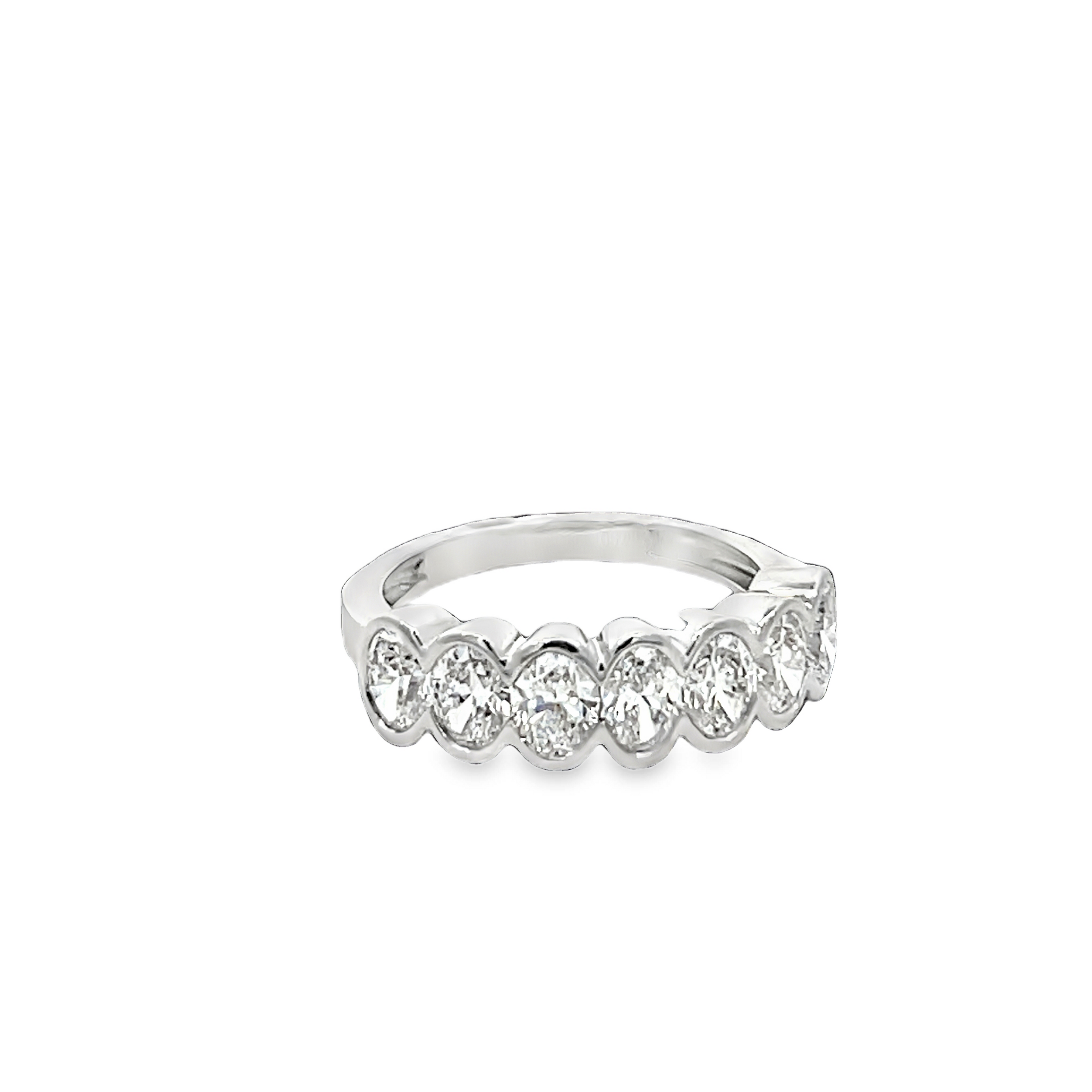 18K White Gold 7-Oval Diamond Ring