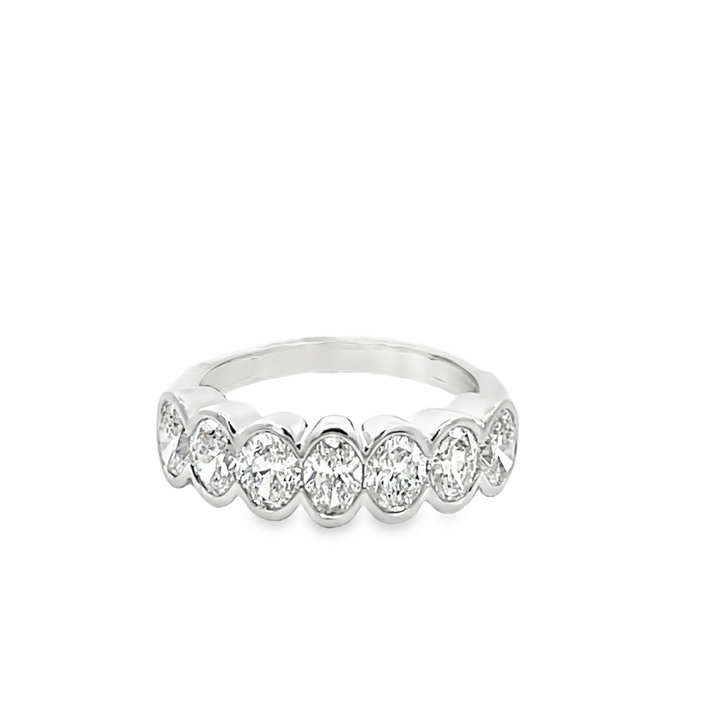 18K White Gold 7-Oval Diamond Ring