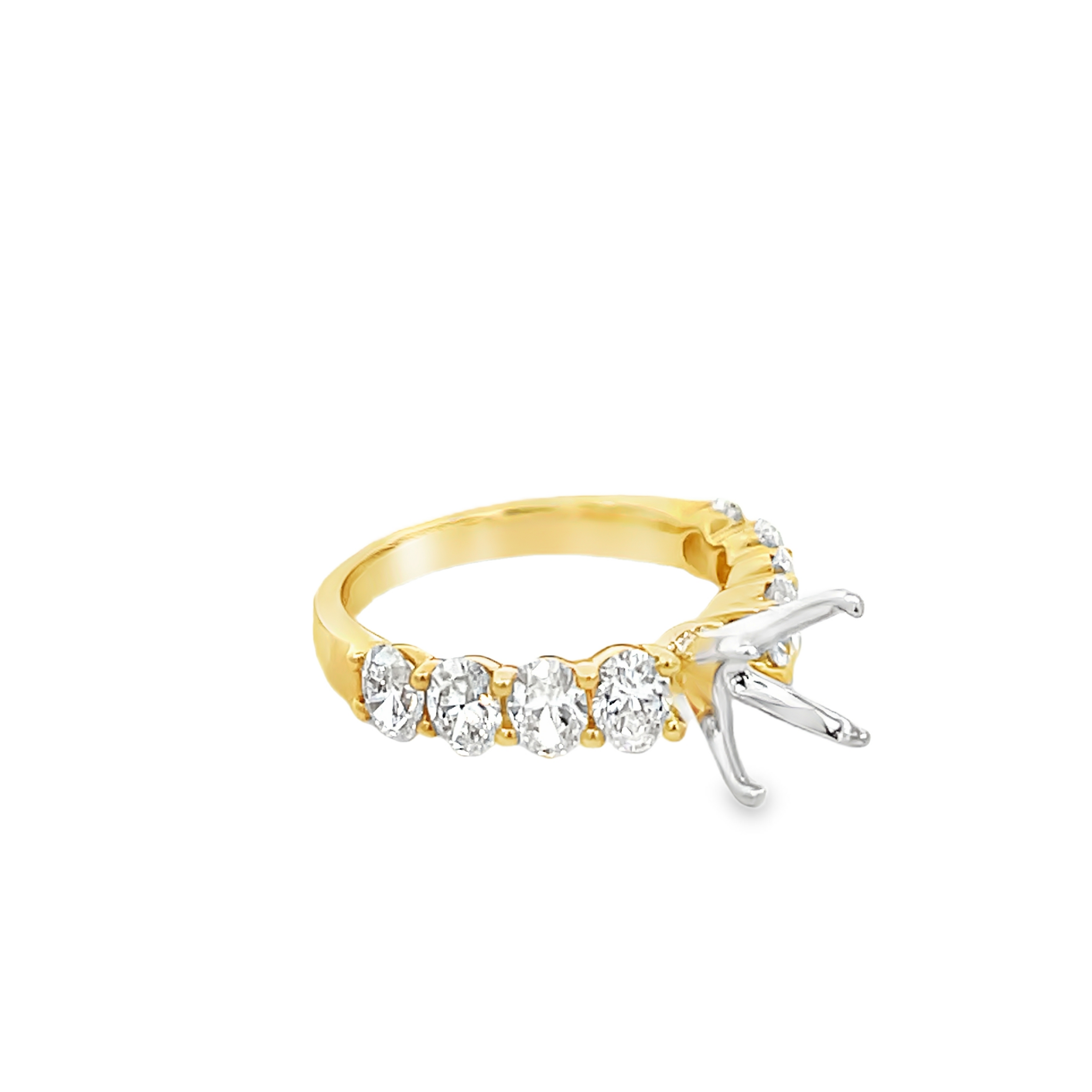 18K Yellow Gold Oval Diamond Engagement Ring Mounting for 8mm Center