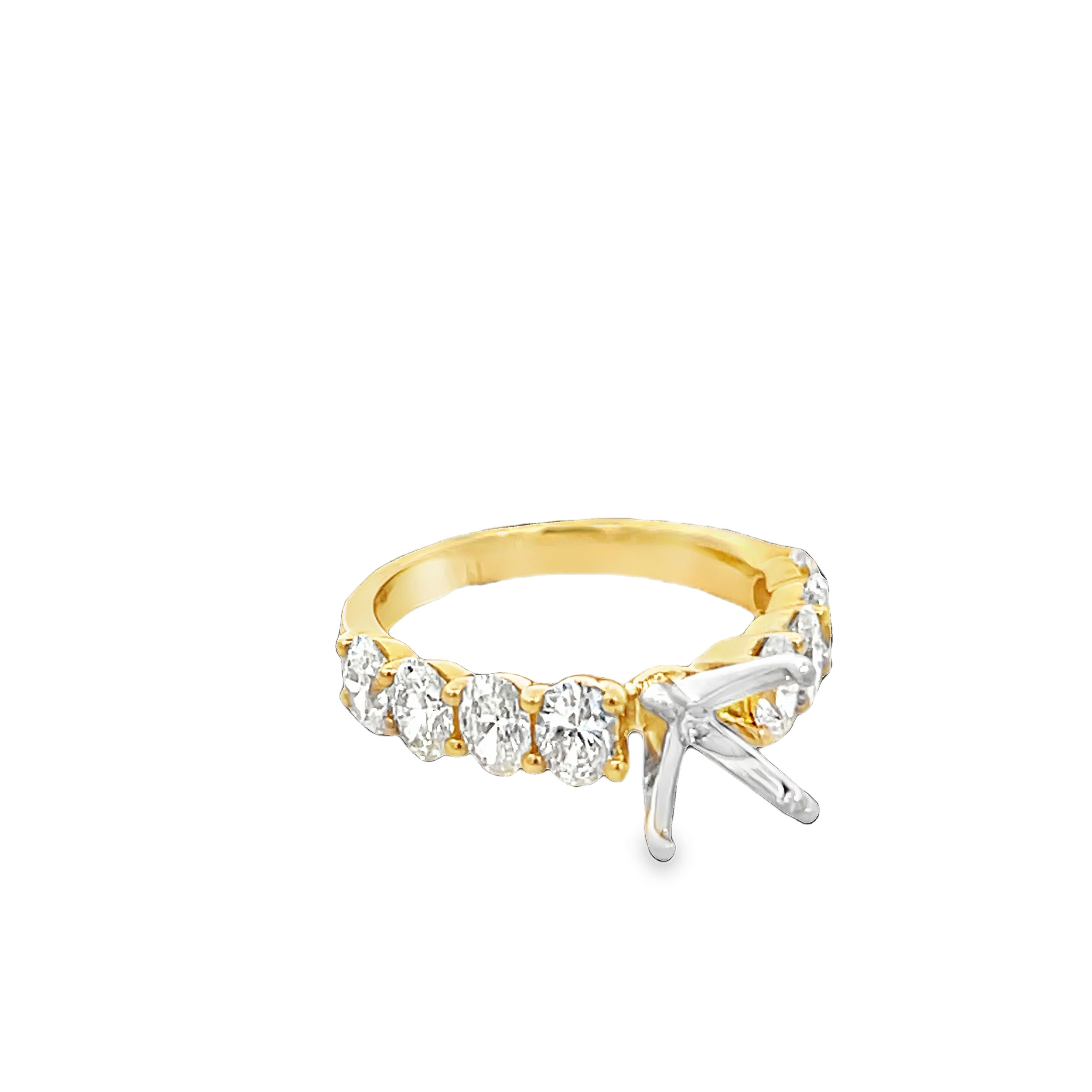 18K Yellow Gold Oval Diamond Engagement Ring Mounting for 8mm Center