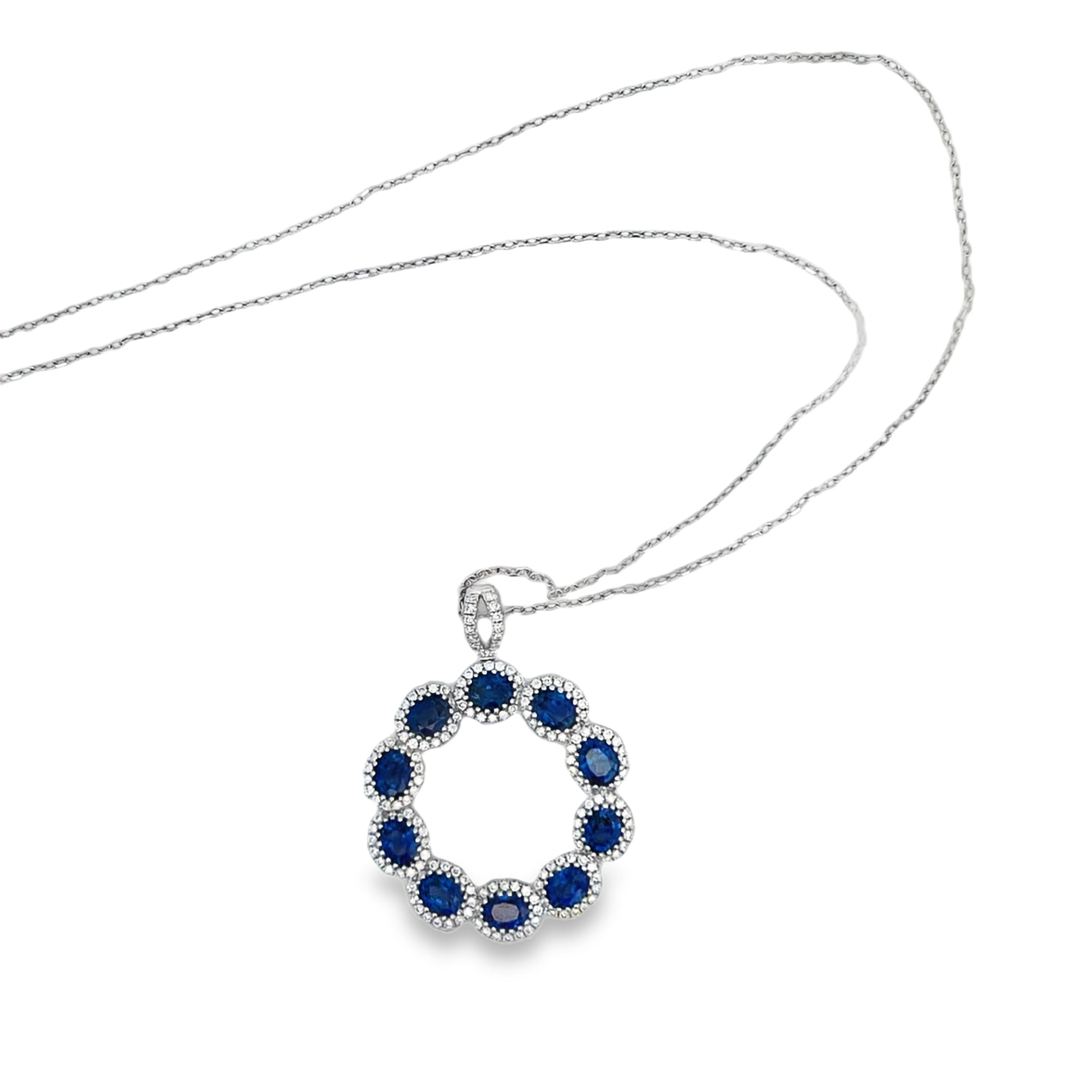 18K White Gold Blue Sapphire & Diamond Circle Pendant Necklace 5.48 Carat Total