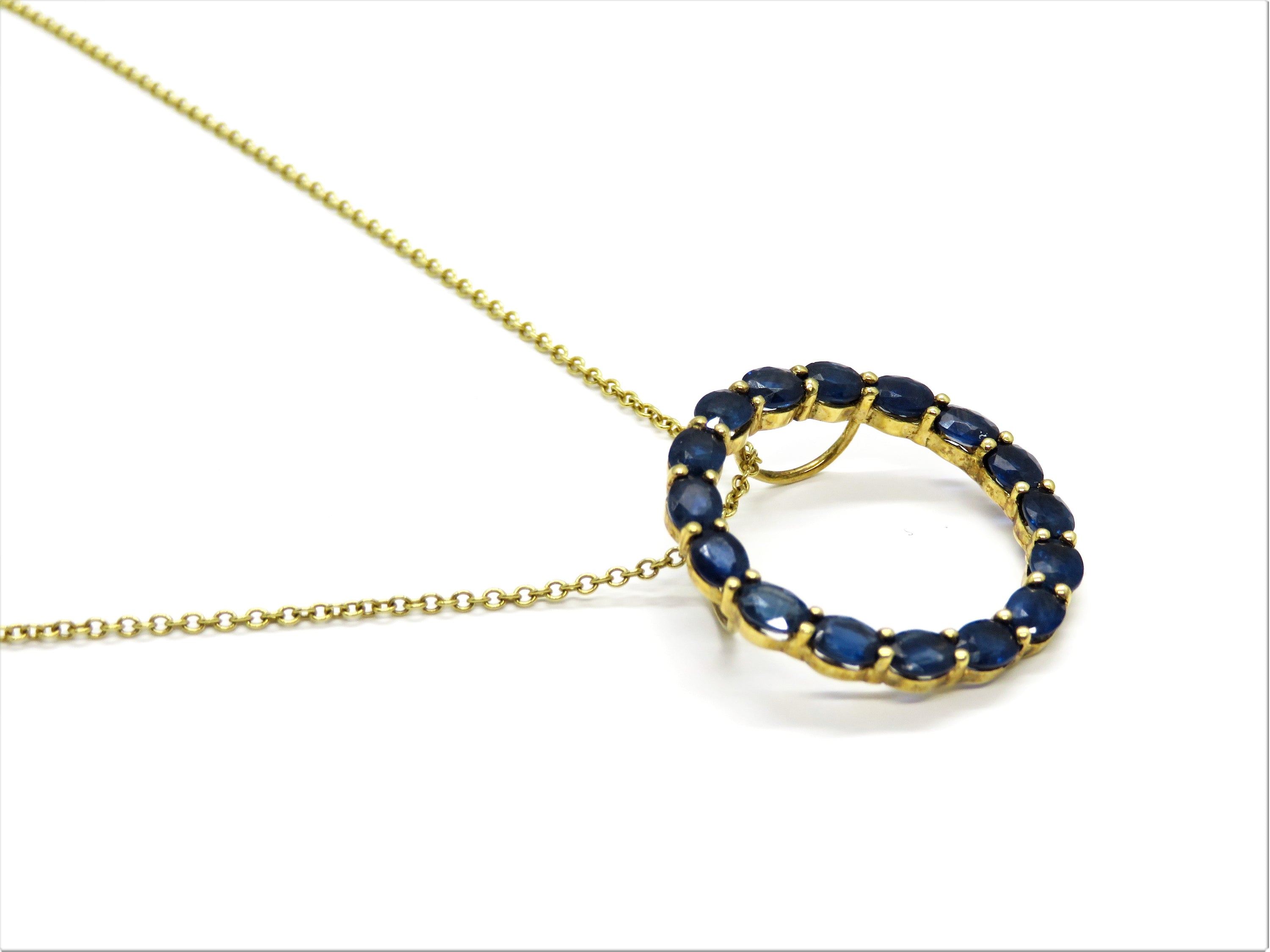 18kt Yellow Gold Blue Sapphire Circle Pendant with 14kt Gold Necklace