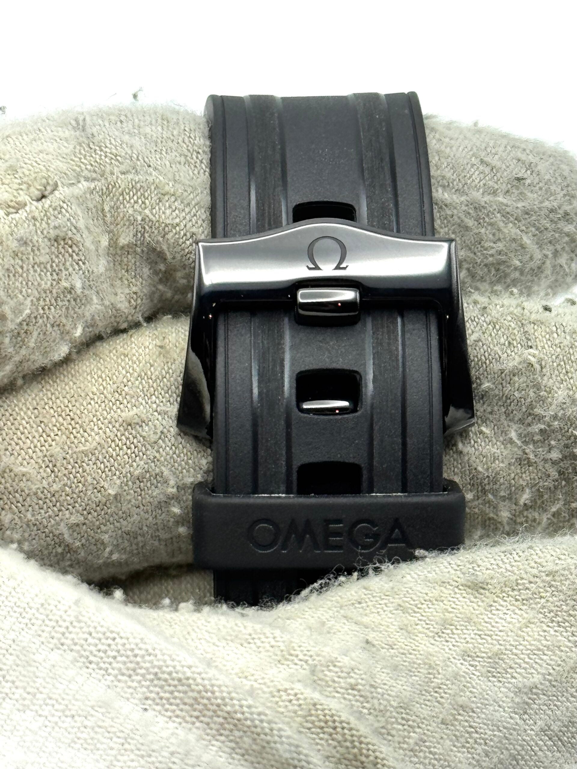 Omega Seamaster 300M 210.92.44.20.01.001